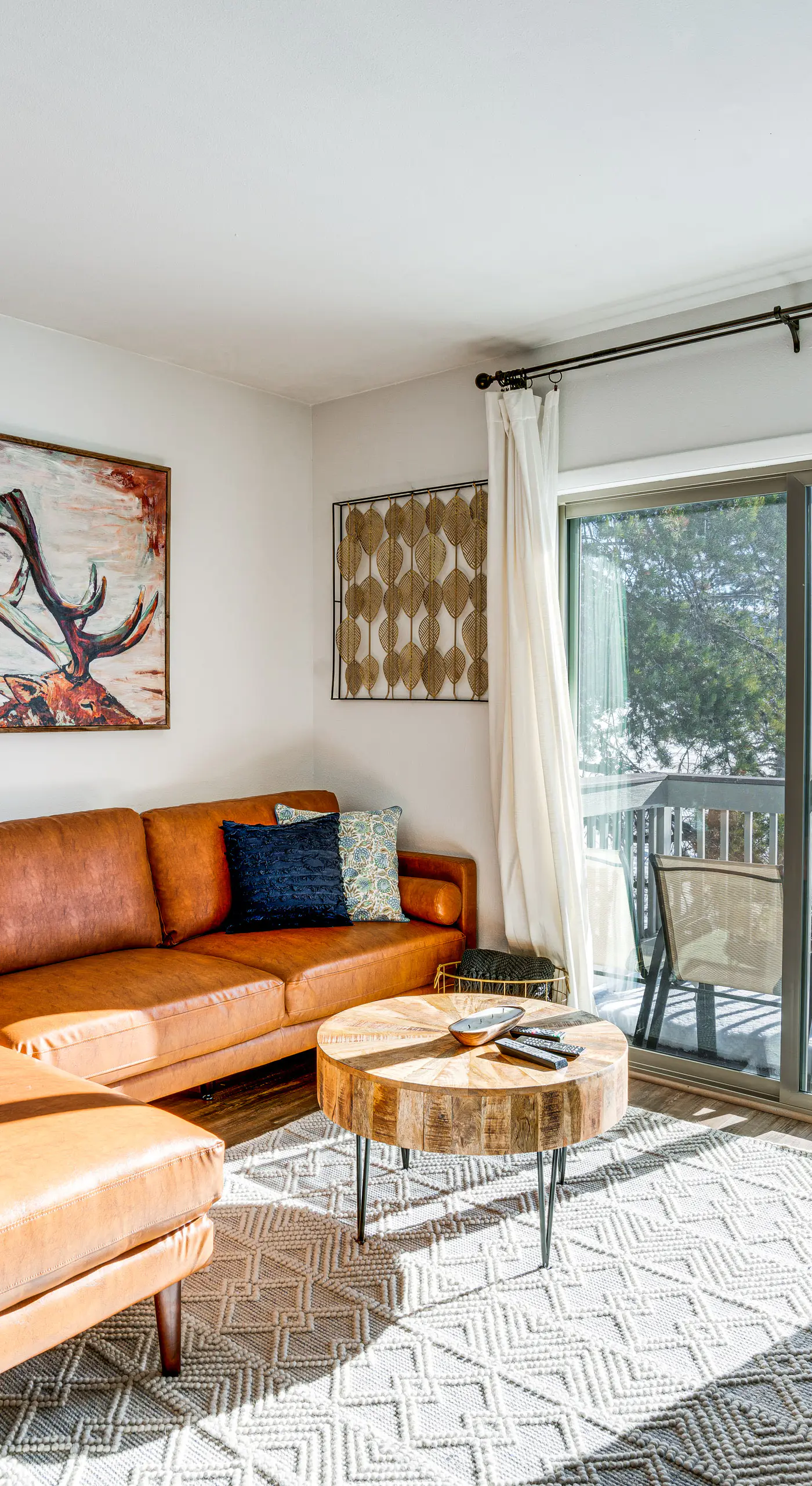Condo w/ Balcony & Views - Steps to Ski Shuttle!