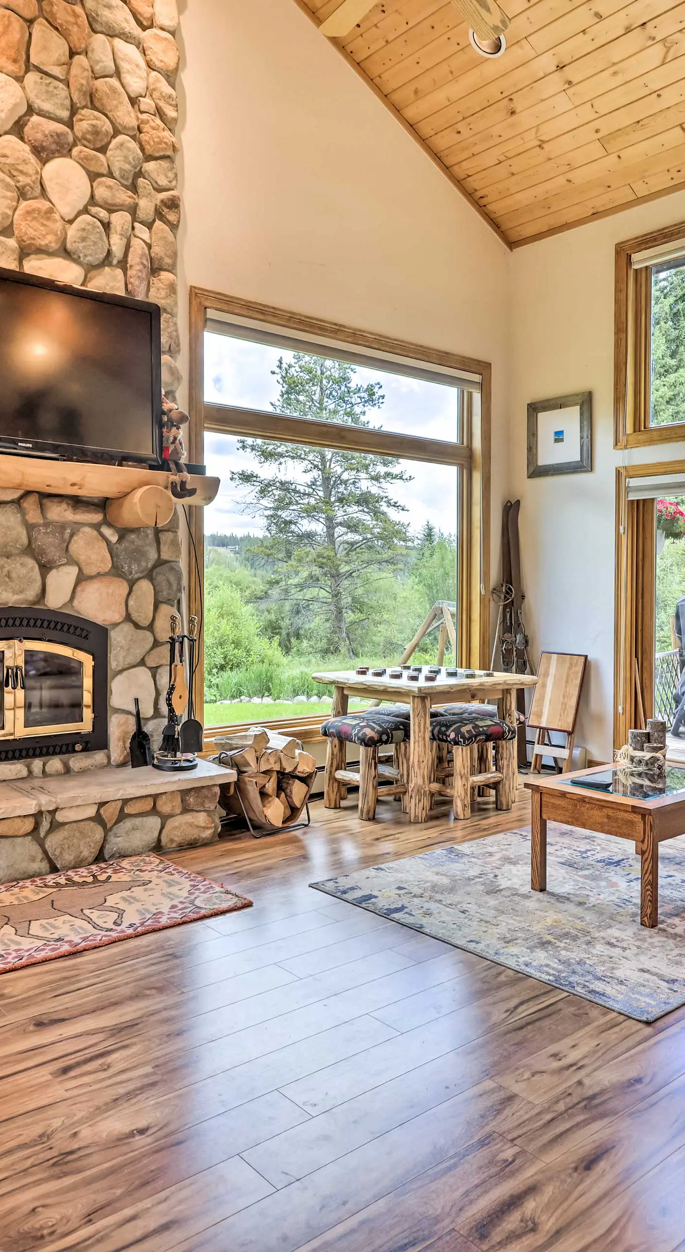 Alpine Escape w/ Mtn Views in Blue River!