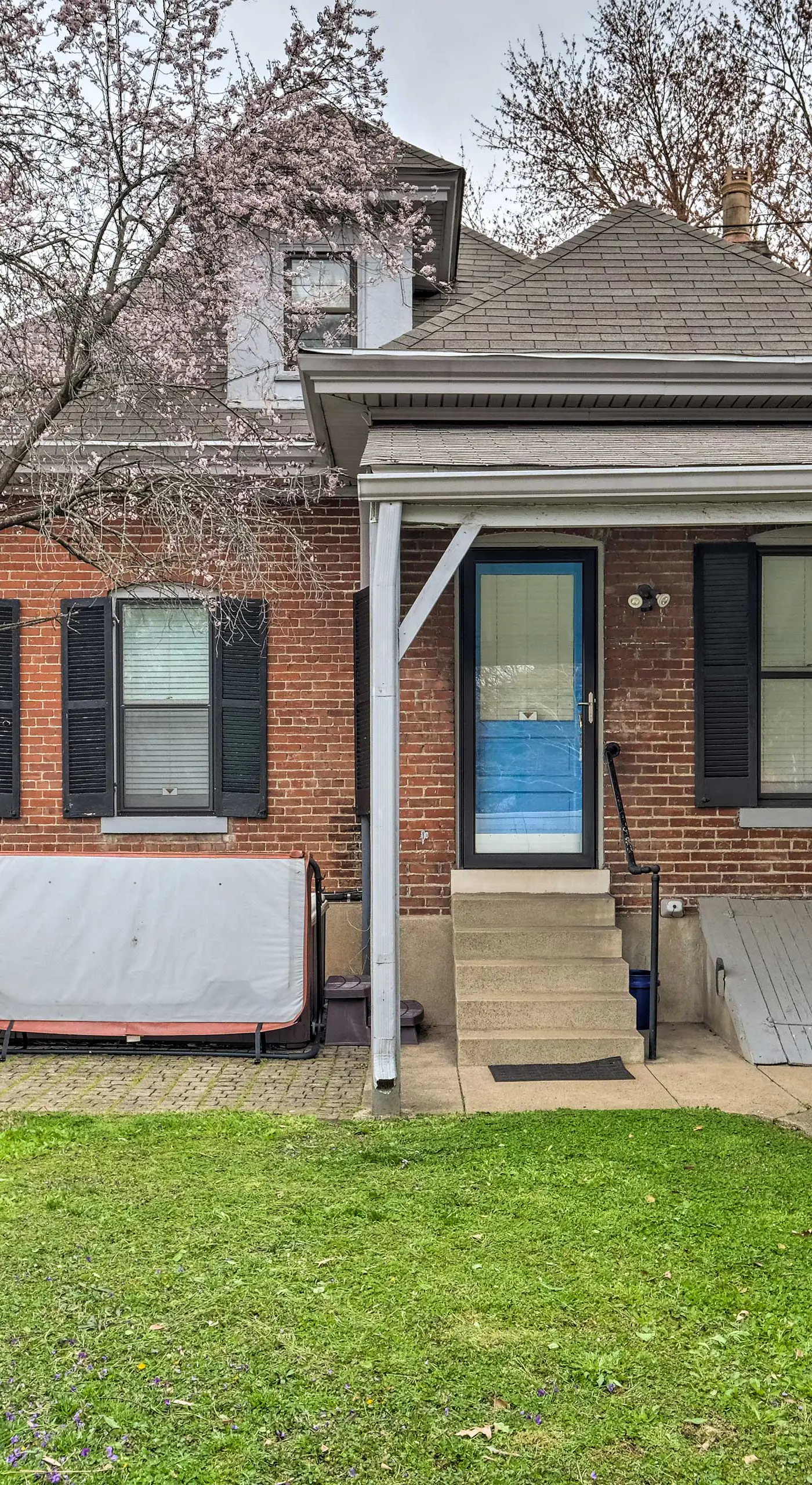 Louisville Home w/ Hot Tub in The Highlands!