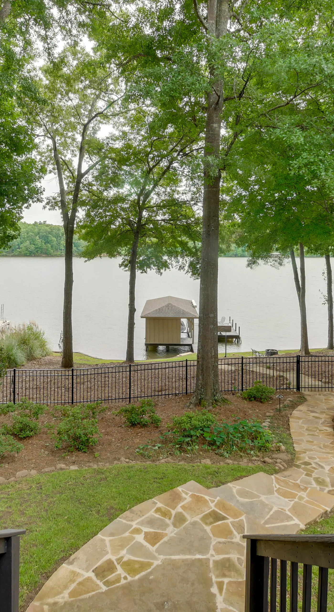 Pet-Friendly Lake Sinclair Home w/ Boat Dock!