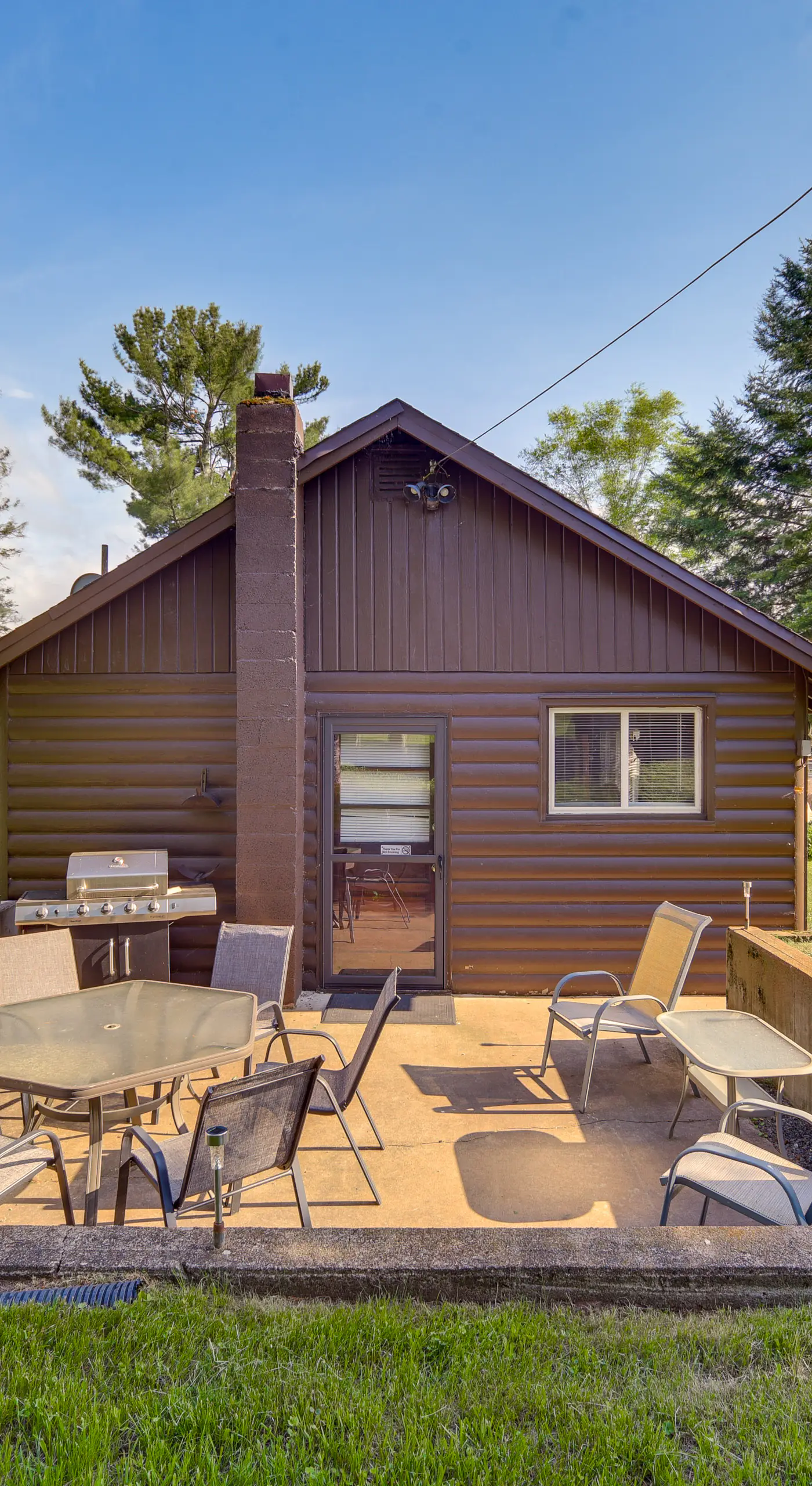 Hayward Retreat on the Chippewa Flowage w/ Dock!