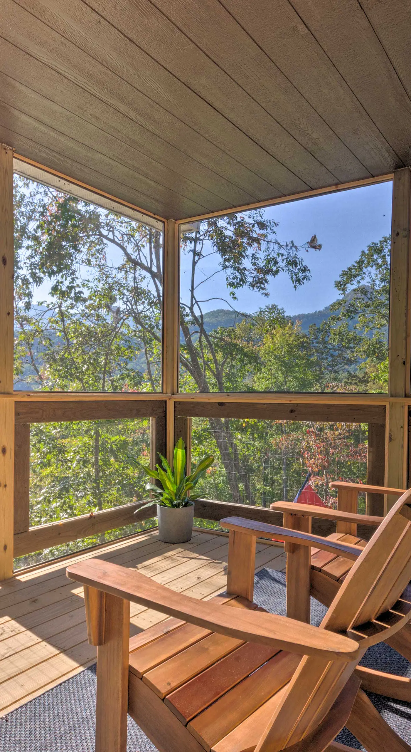 Panoramic Mtn Views & Hot Tub! Secluded Marion Gem