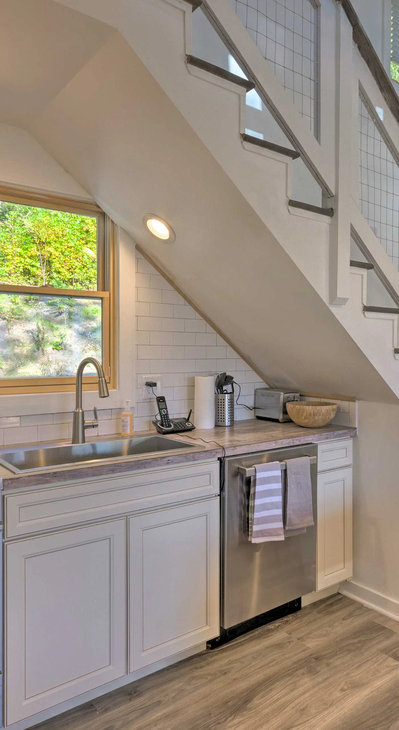 Panoramic Mtn Views & Hot Tub! Secluded Marion Gem