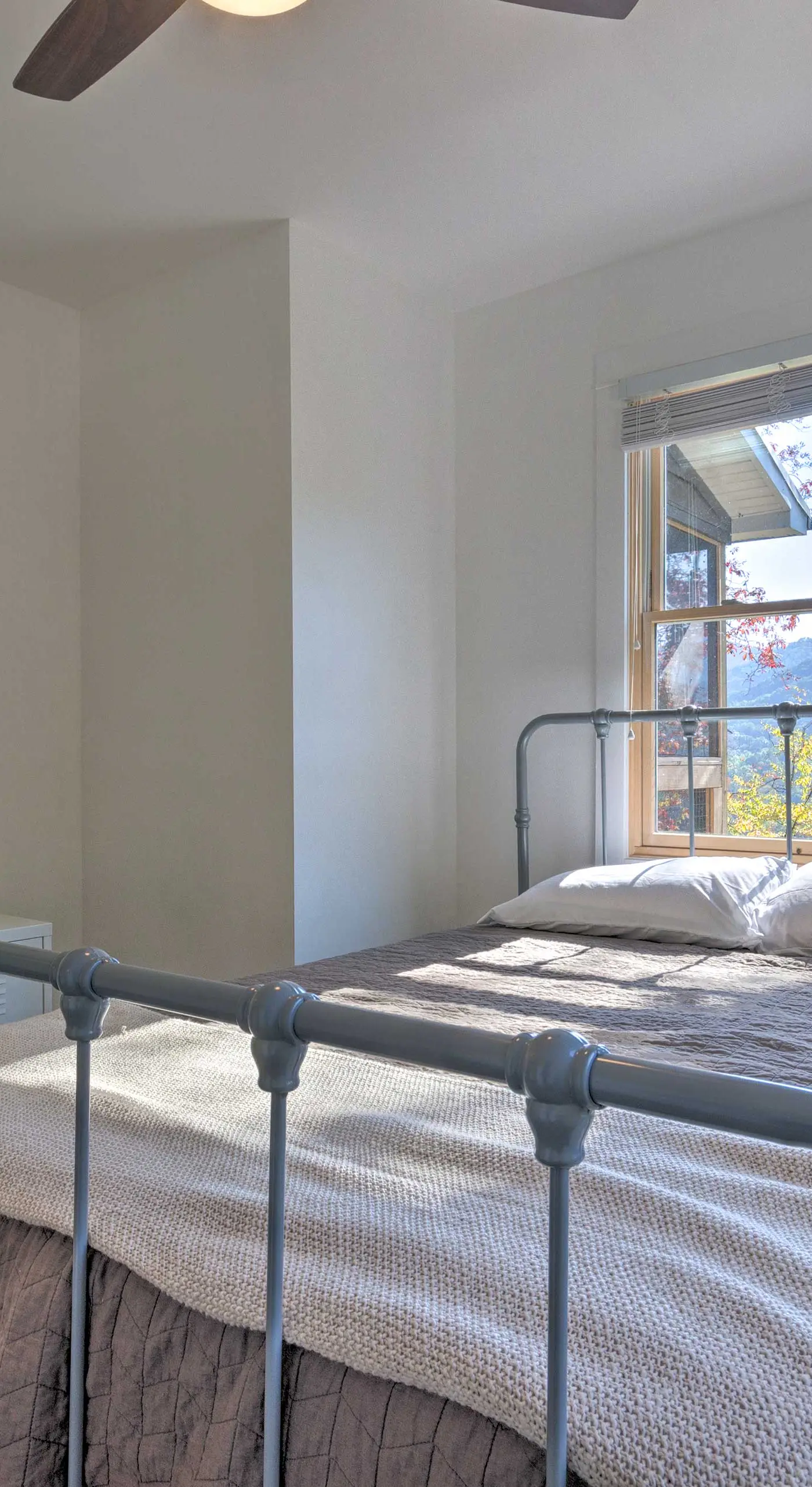 Panoramic Mtn Views & Hot Tub! Secluded Marion Gem
