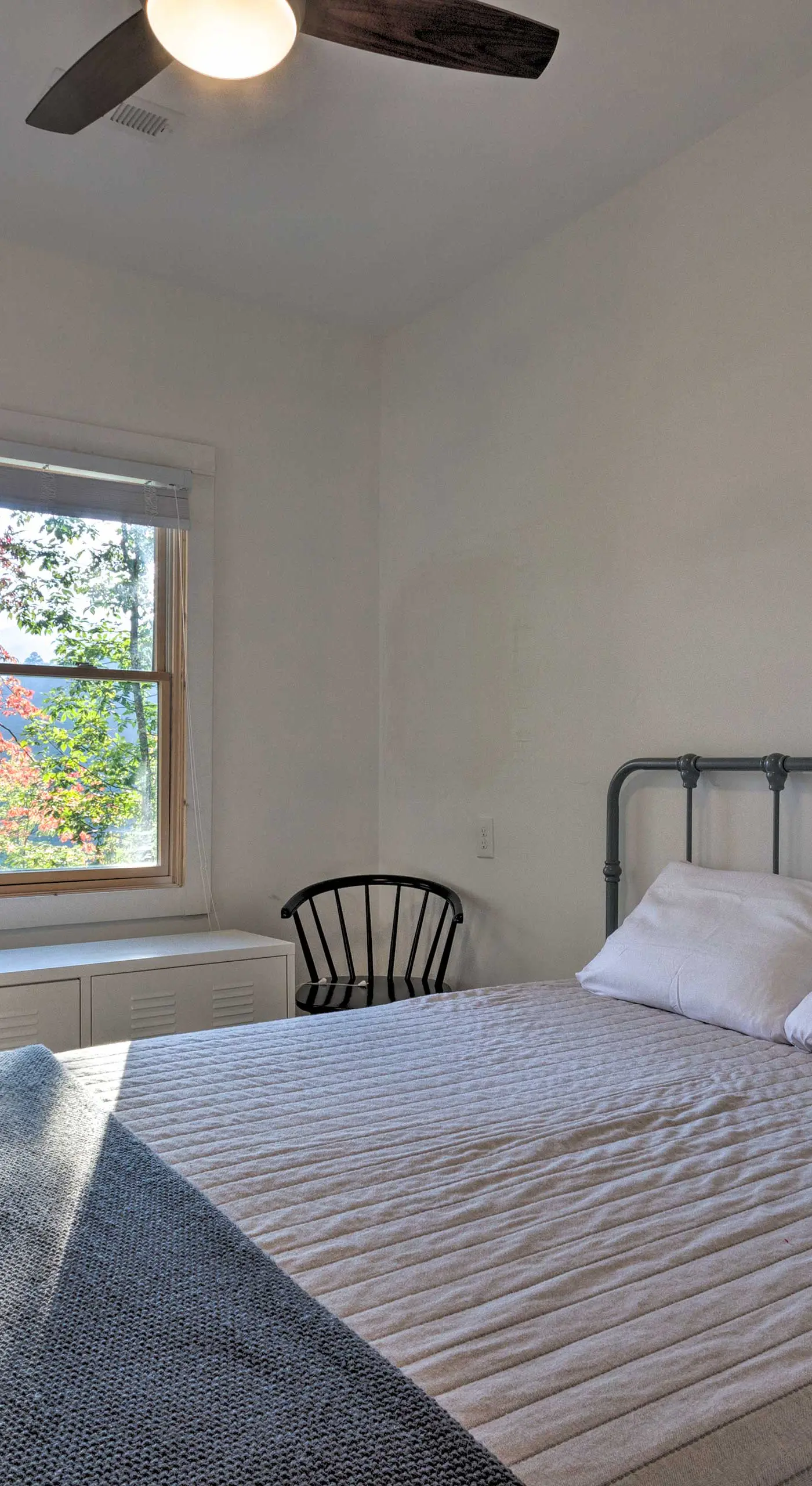 Panoramic Mtn Views & Hot Tub! Secluded Marion Gem