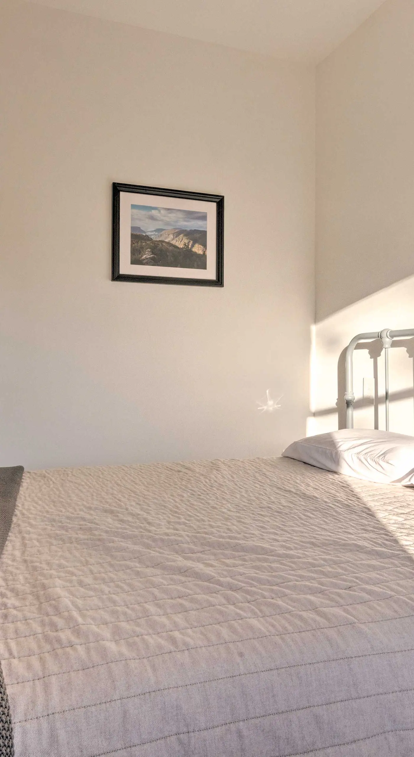 Panoramic Mtn Views & Hot Tub! Secluded Marion Gem