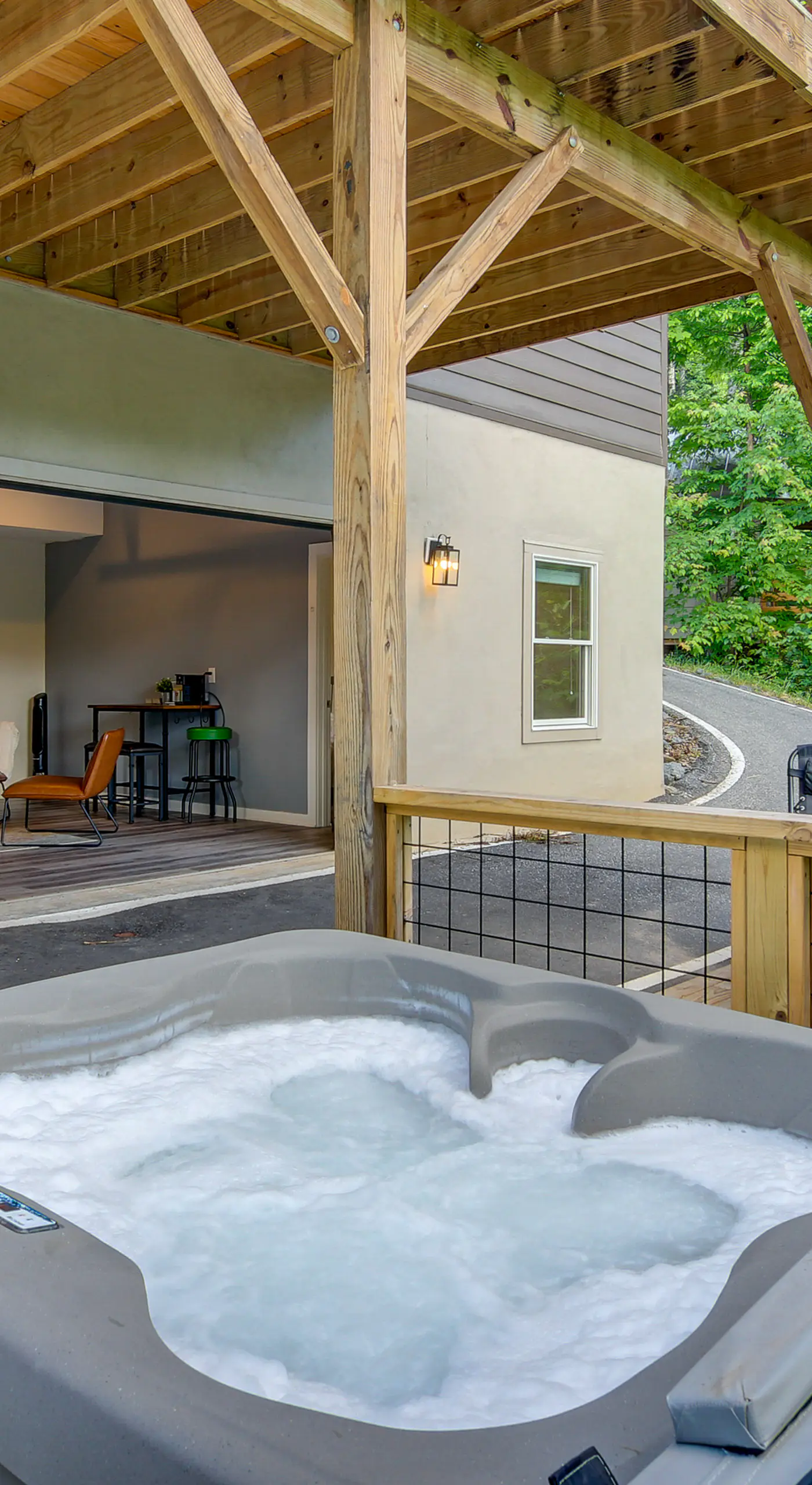 Panoramic Mtn Views & Hot Tub! Secluded Marion Gem