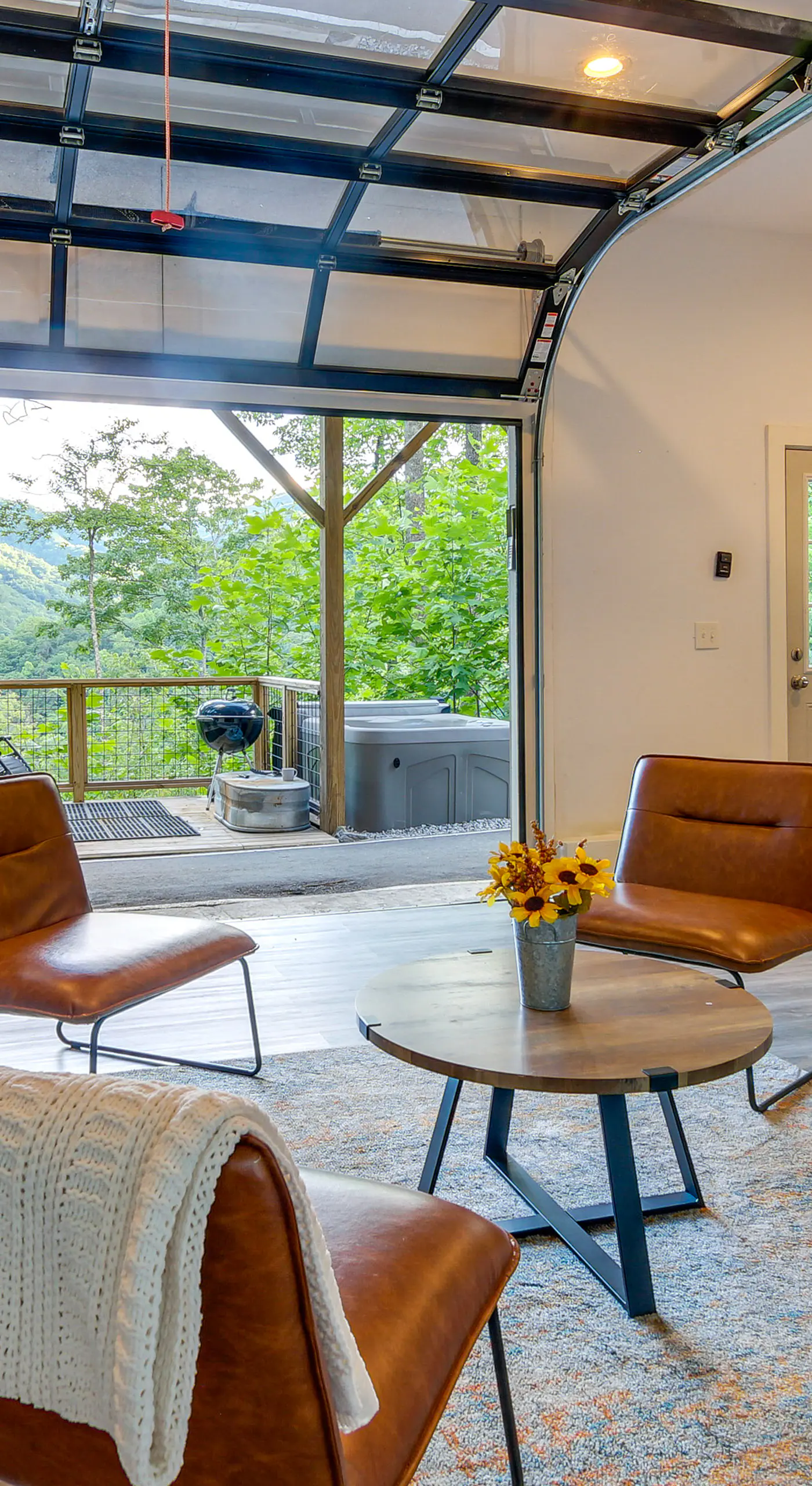 Panoramic Mtn Views & Hot Tub! Secluded Marion Gem