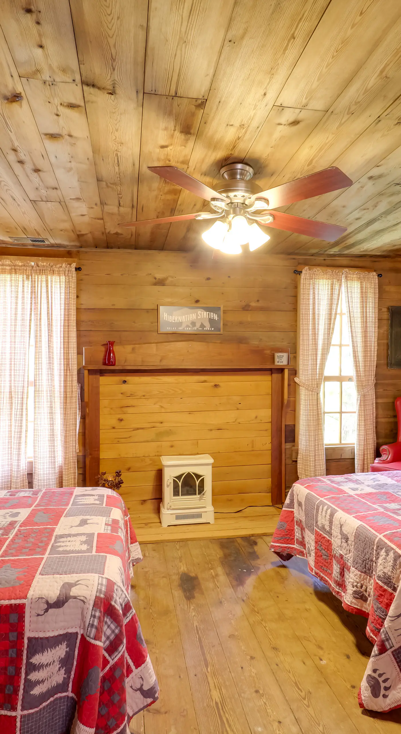Hot Tub Haven! Blue Ridge Mountain Gem on 92 Acres