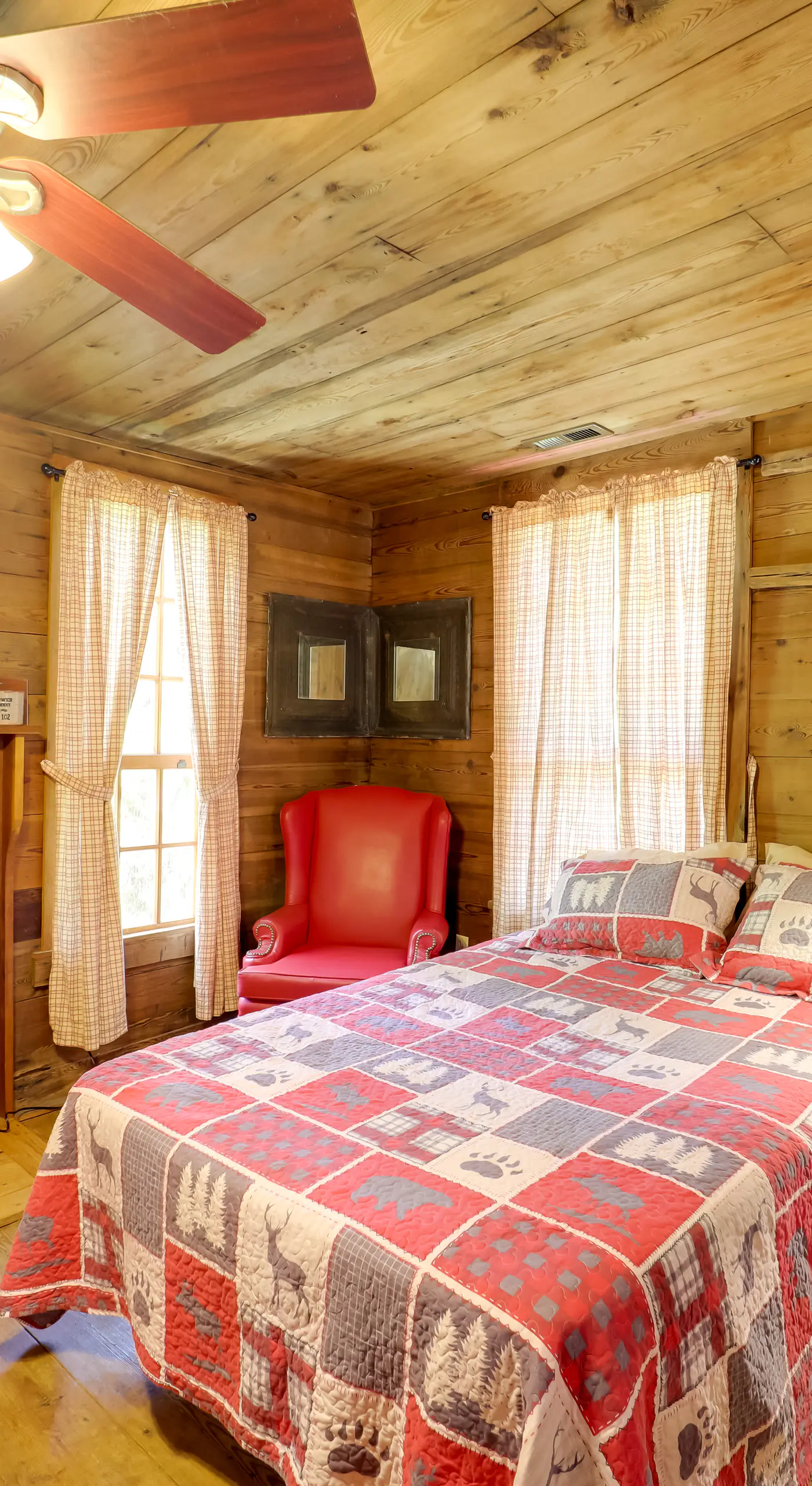 Hot Tub Haven! Blue Ridge Mountain Gem on 92 Acres