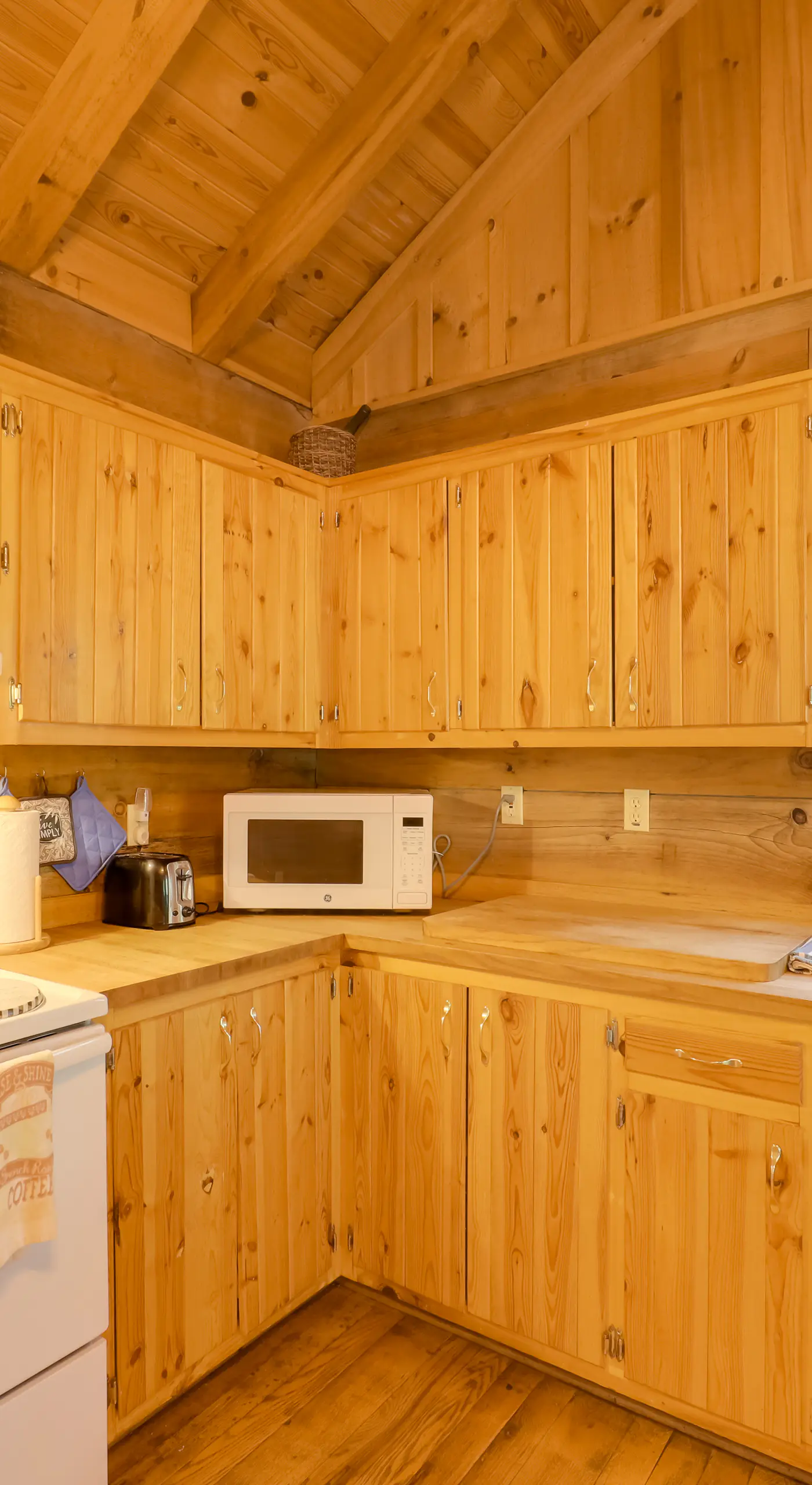 Winter Hiking + Hot Tub Soaks! Marion Mtn Cabin
