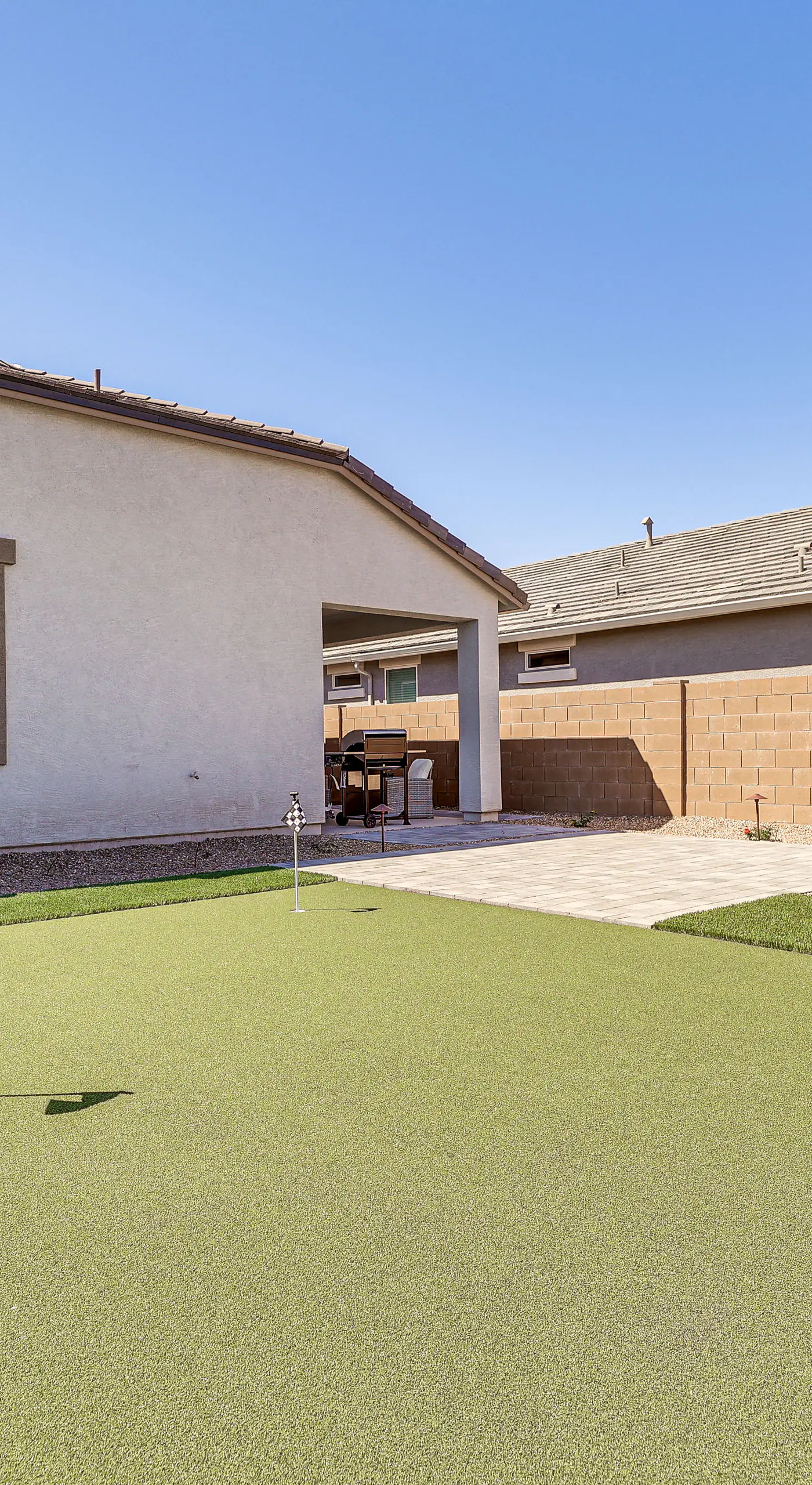 Maricopa Home w/ Putting Green & Covered Patio!
