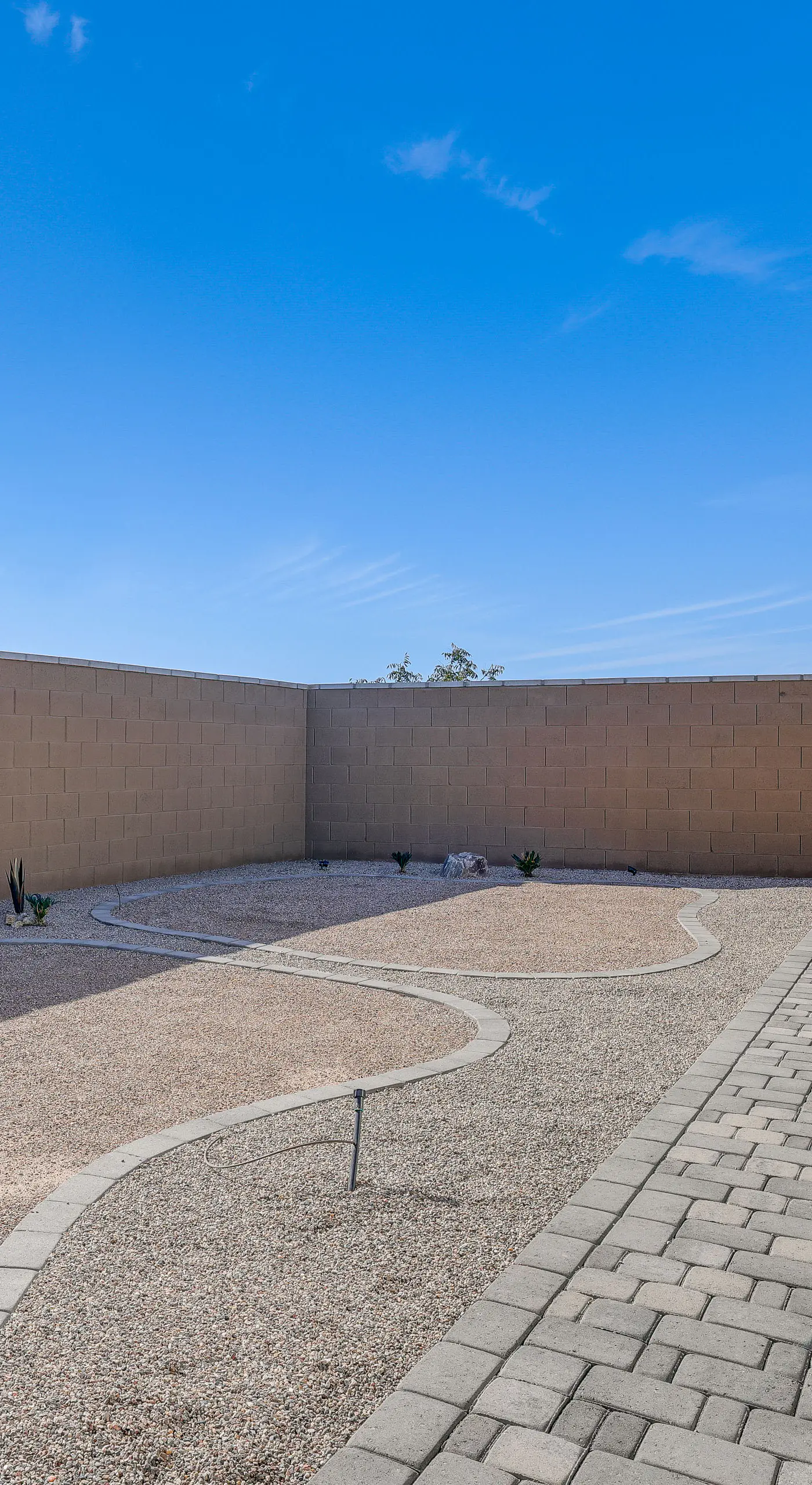 Serene Outdoor Space: Group Getaway in Maricopa!