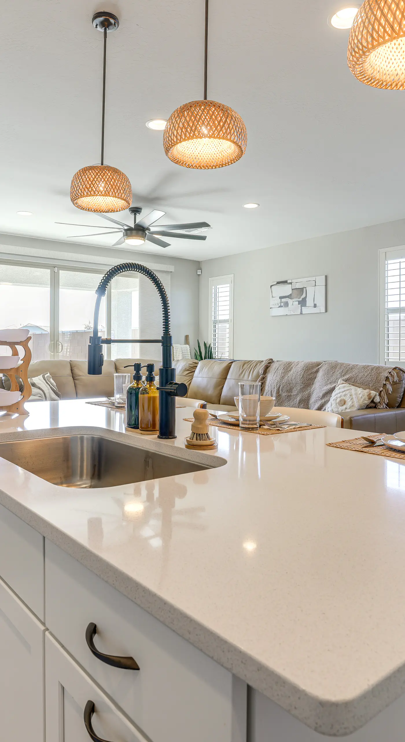 Serene Outdoor Space: Group Getaway in Maricopa!