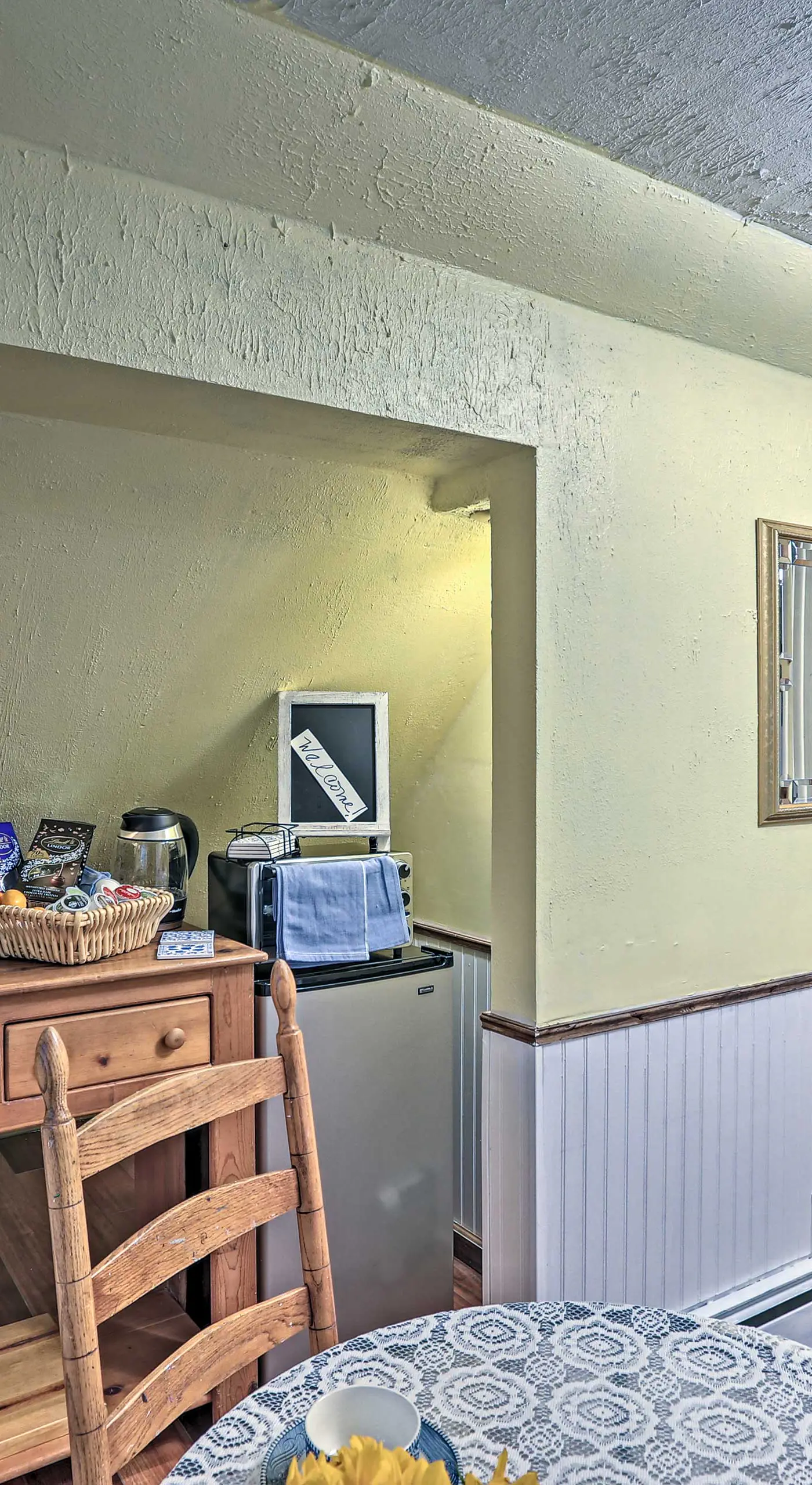 ‘Chicago Creek B & B‘: 1 Mi to Mt Blue Sky!