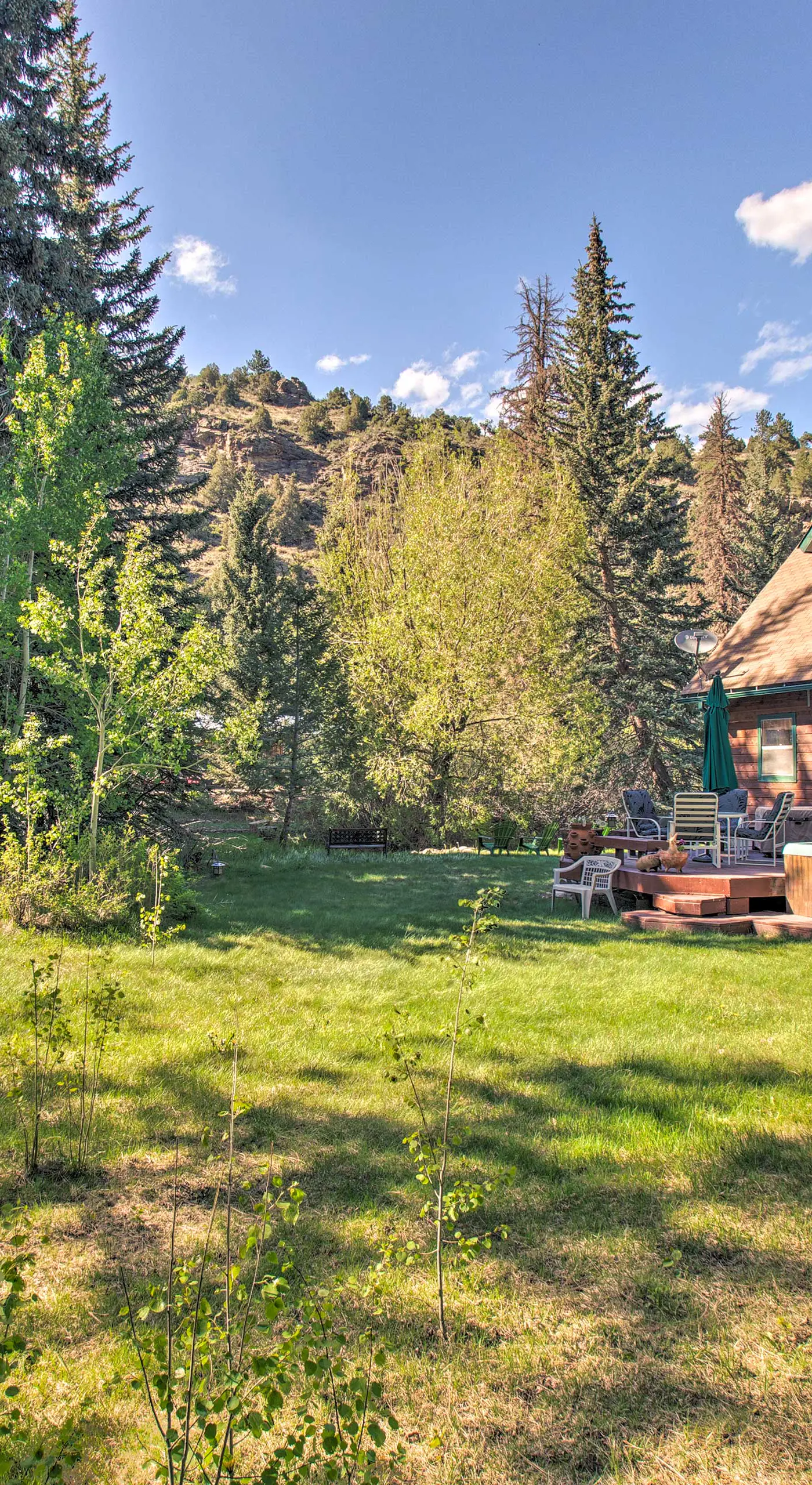 ‘Chicago Creek B & B‘: 1 Mi to Mt Blue Sky!