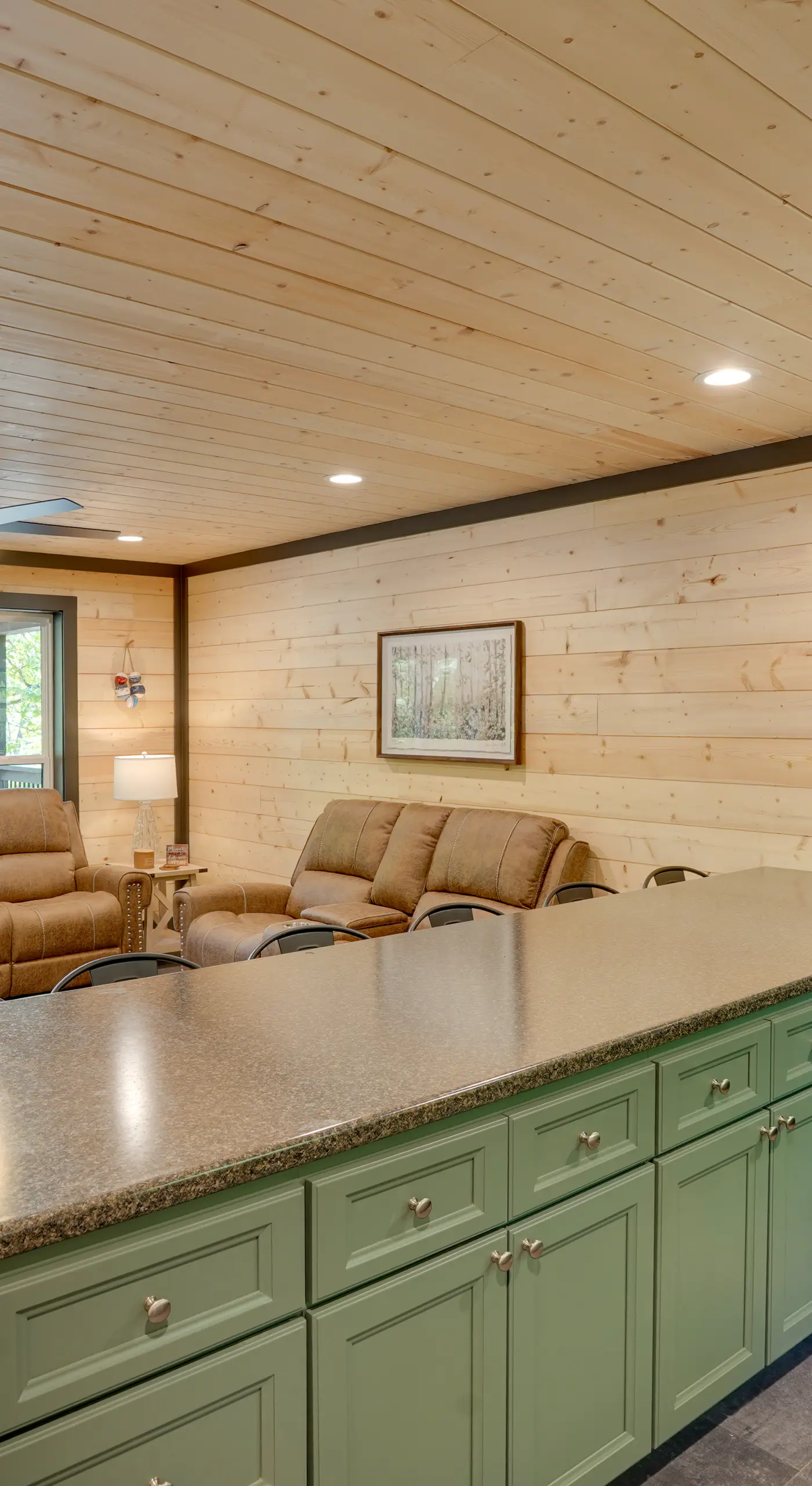 Steps to Lake! Pet-Friendly Murray Retreat w/ Deck
