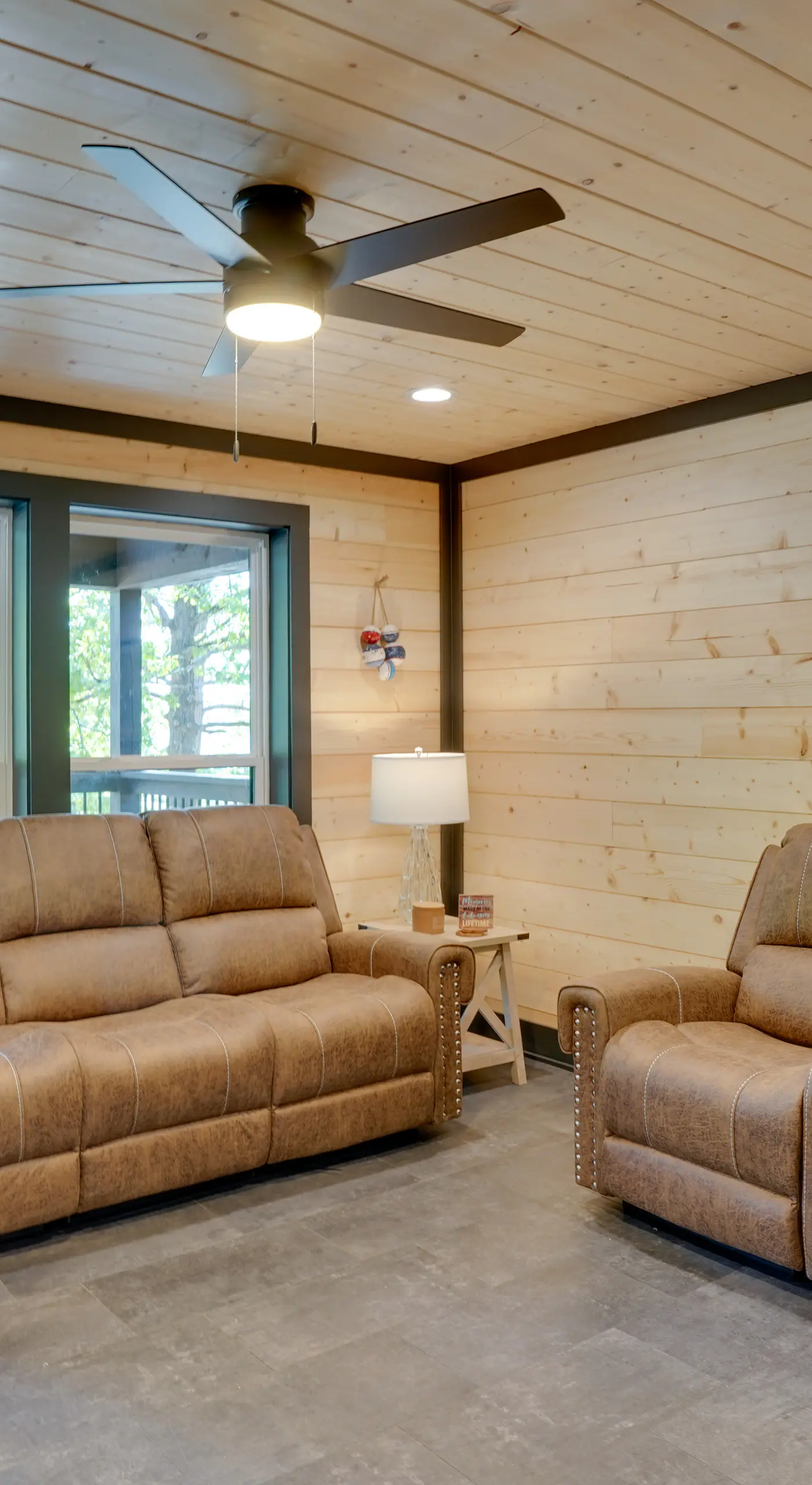 Steps to Lake! Pet-Friendly Murray Retreat w/ Deck