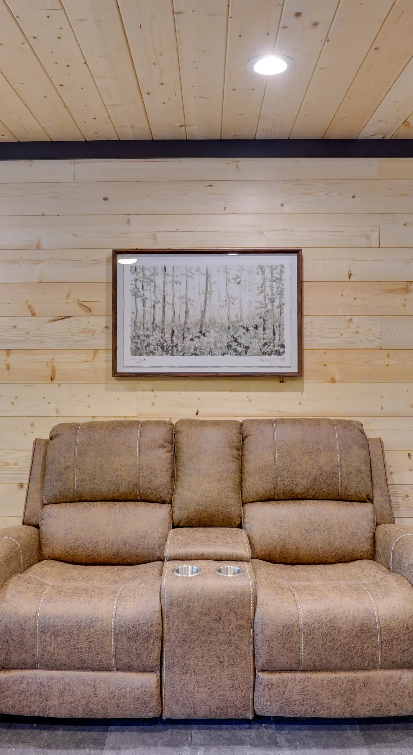 Steps to Lake! Pet-Friendly Murray Retreat w/ Deck