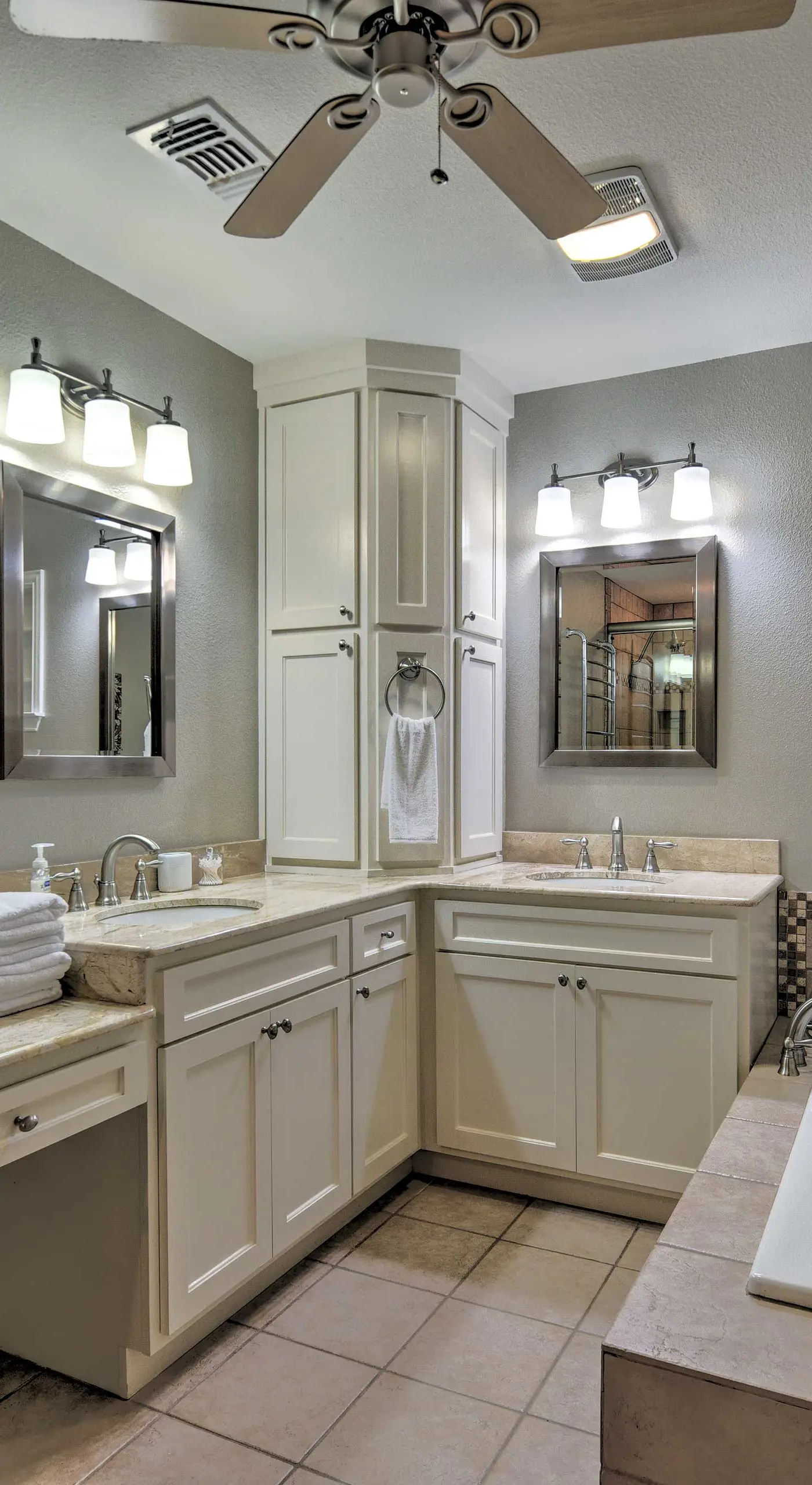 Spacious Granbury Home w/ Lakefront Outdoor Oasis!
