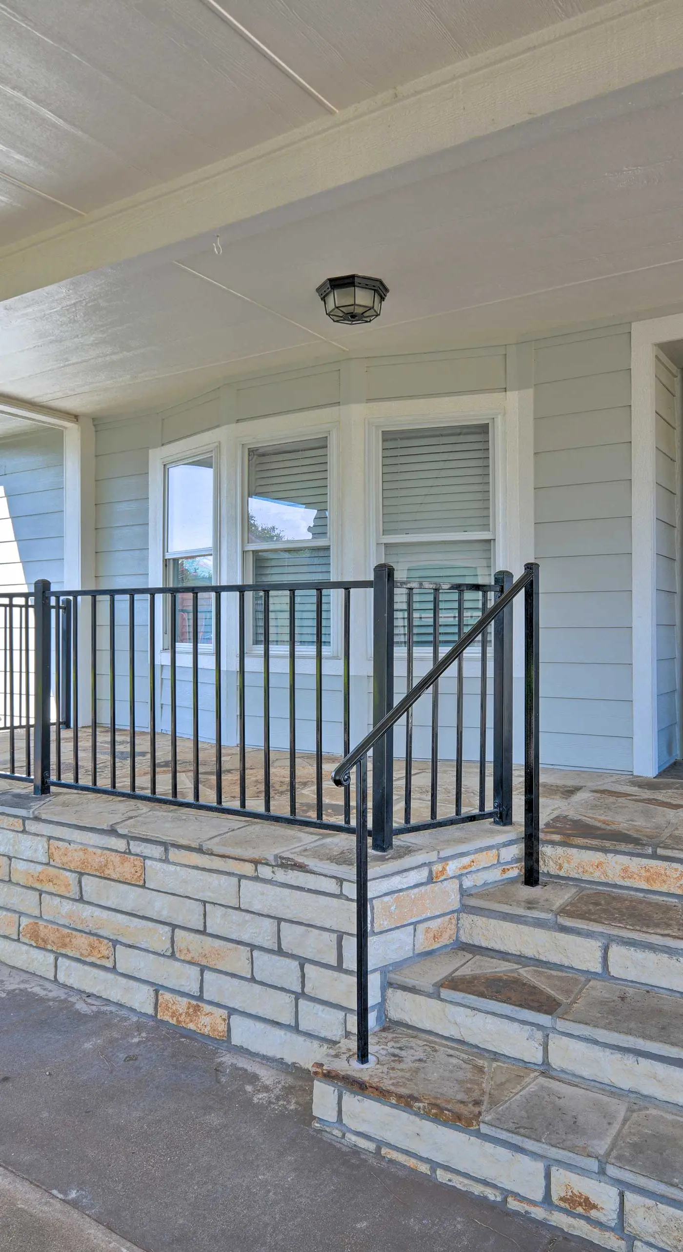 Spacious Granbury Home w/ Lakefront Outdoor Oasis!
