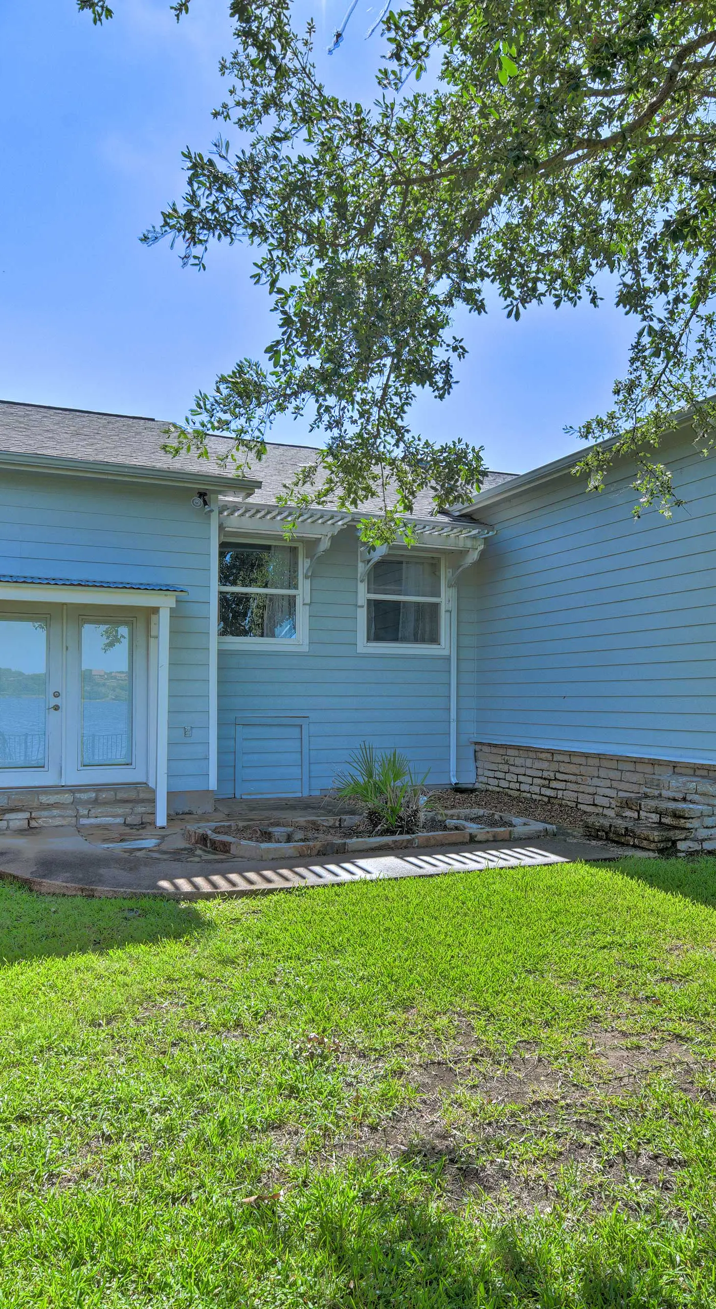 Spacious Granbury Home w/ Lakefront Outdoor Oasis!