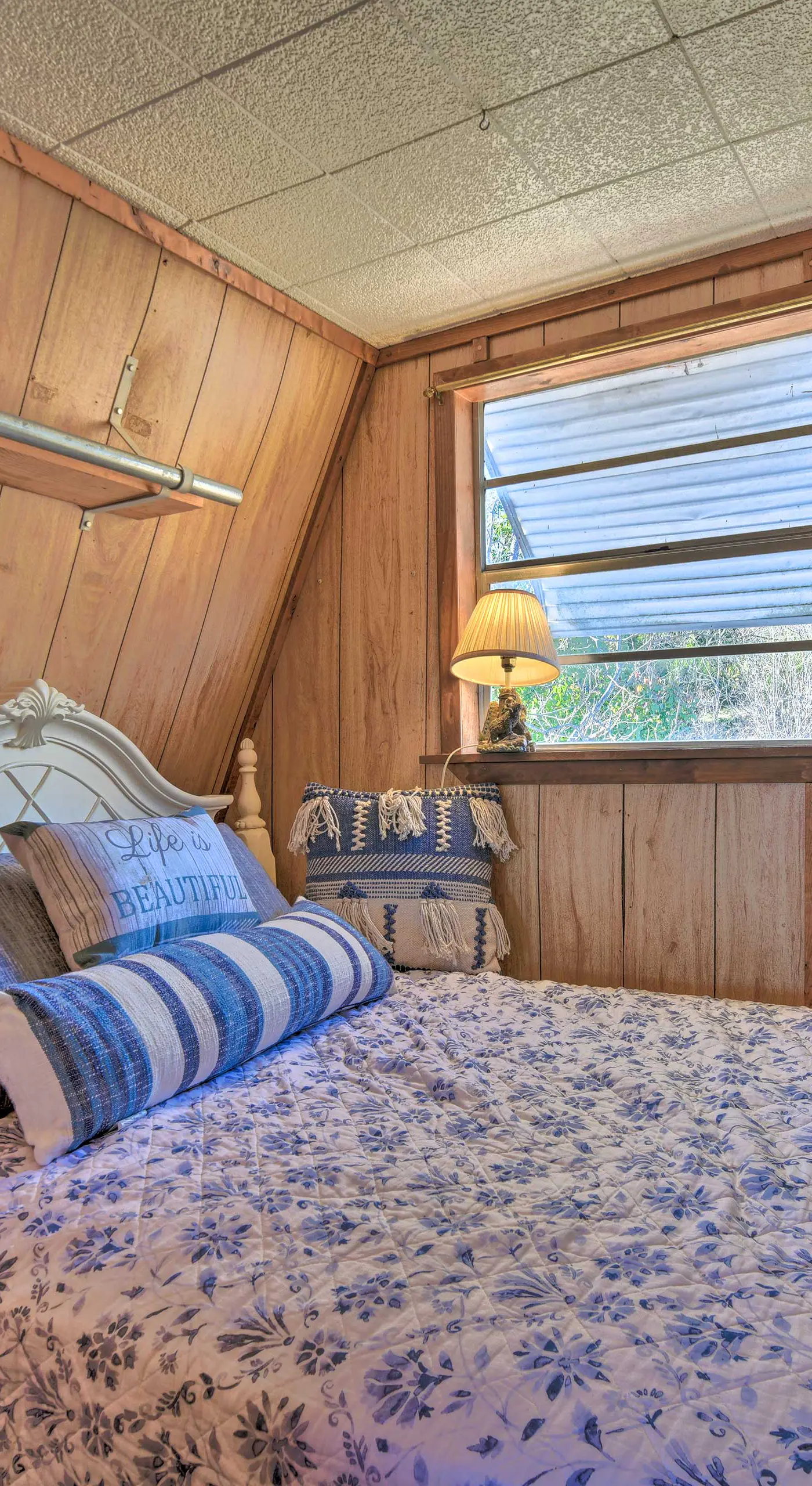 Steps to Lake! Charming Cabin: Pool Access & Decks