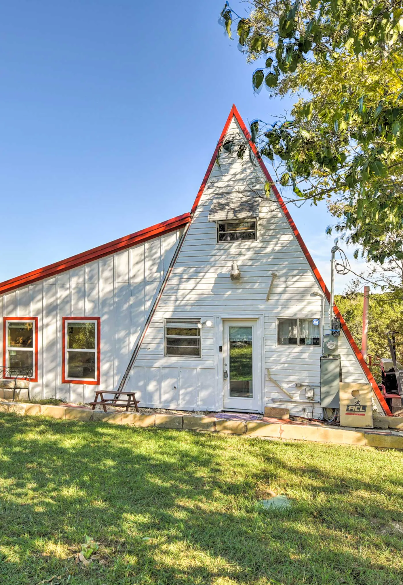 Steps to Lake! Charming Cabin: Pool Access & Decks