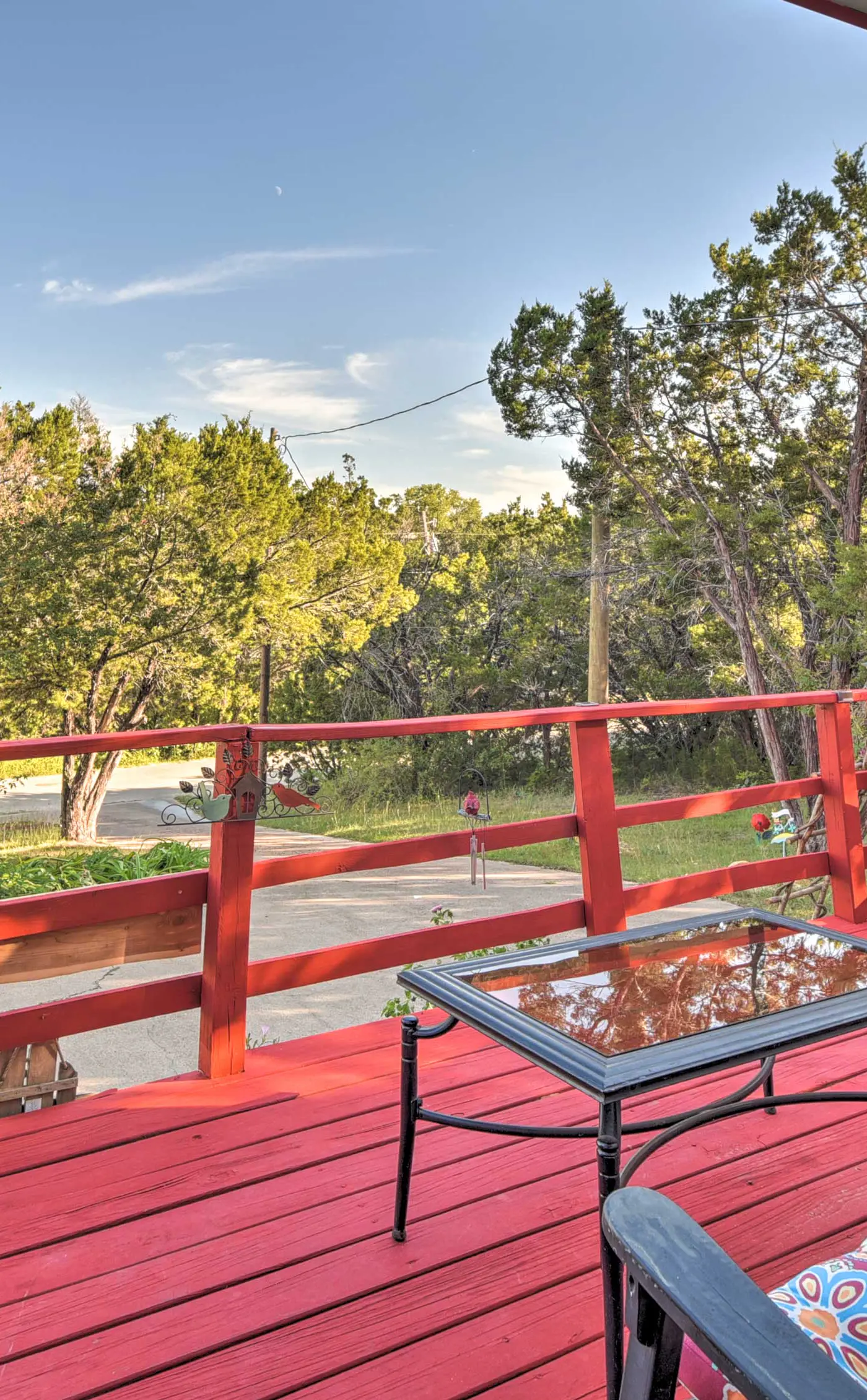 Steps to Lake! Charming Cabin: Pool Access & Decks