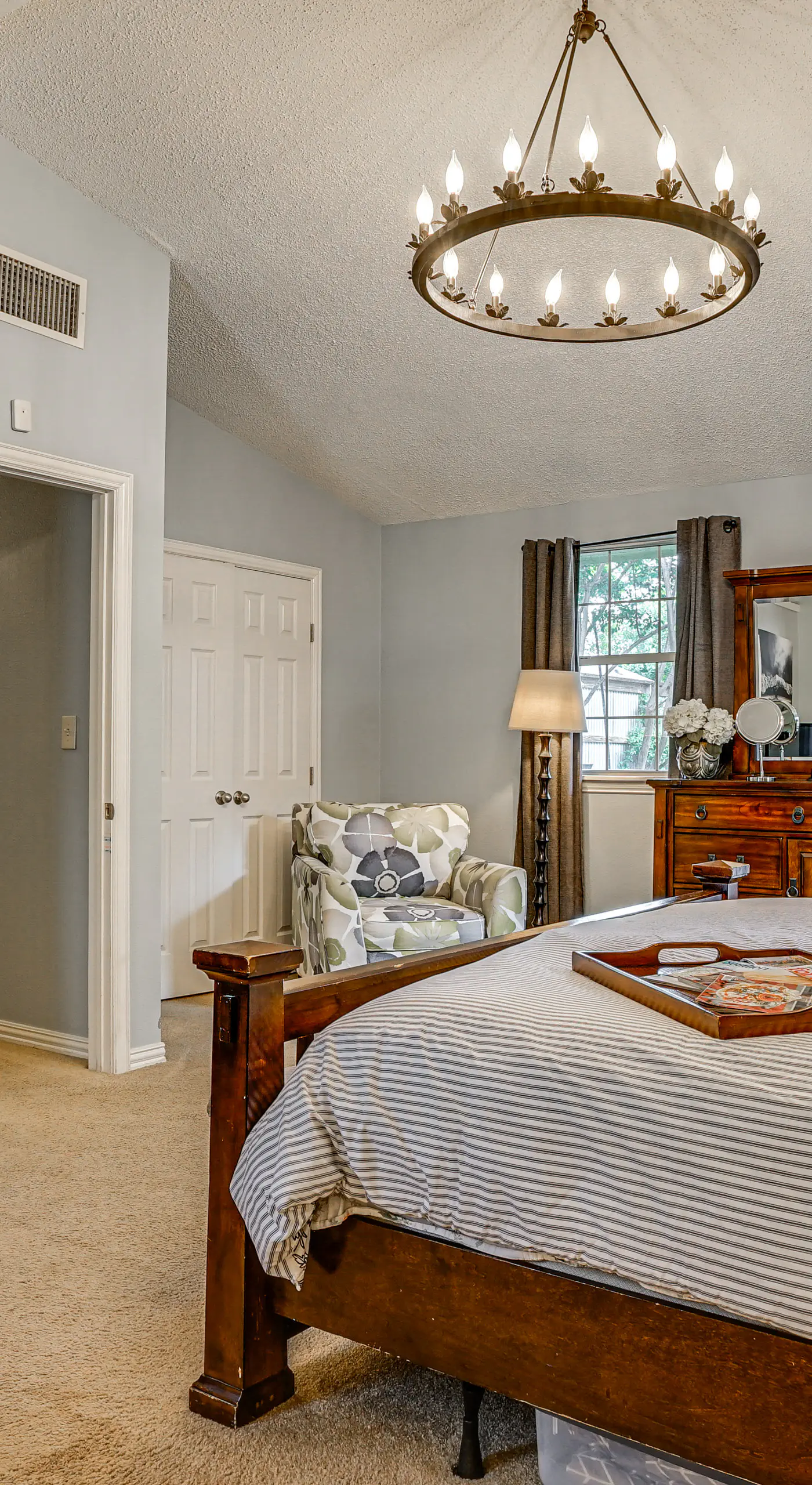 5 Mi to Will Rogers Center! Private Oasis w/ Grill