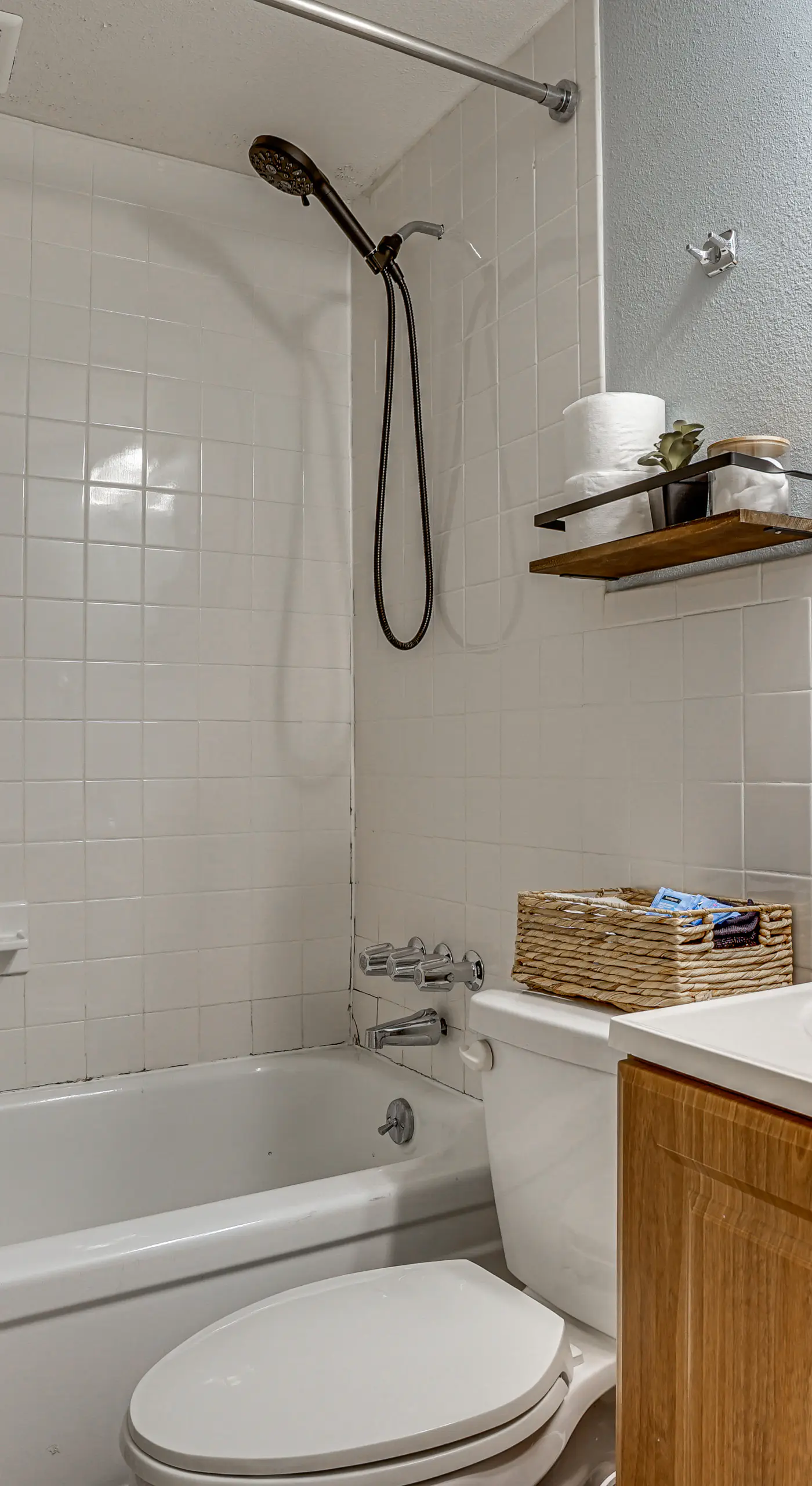 5 Mi to Will Rogers Center! Private Oasis w/ Grill
