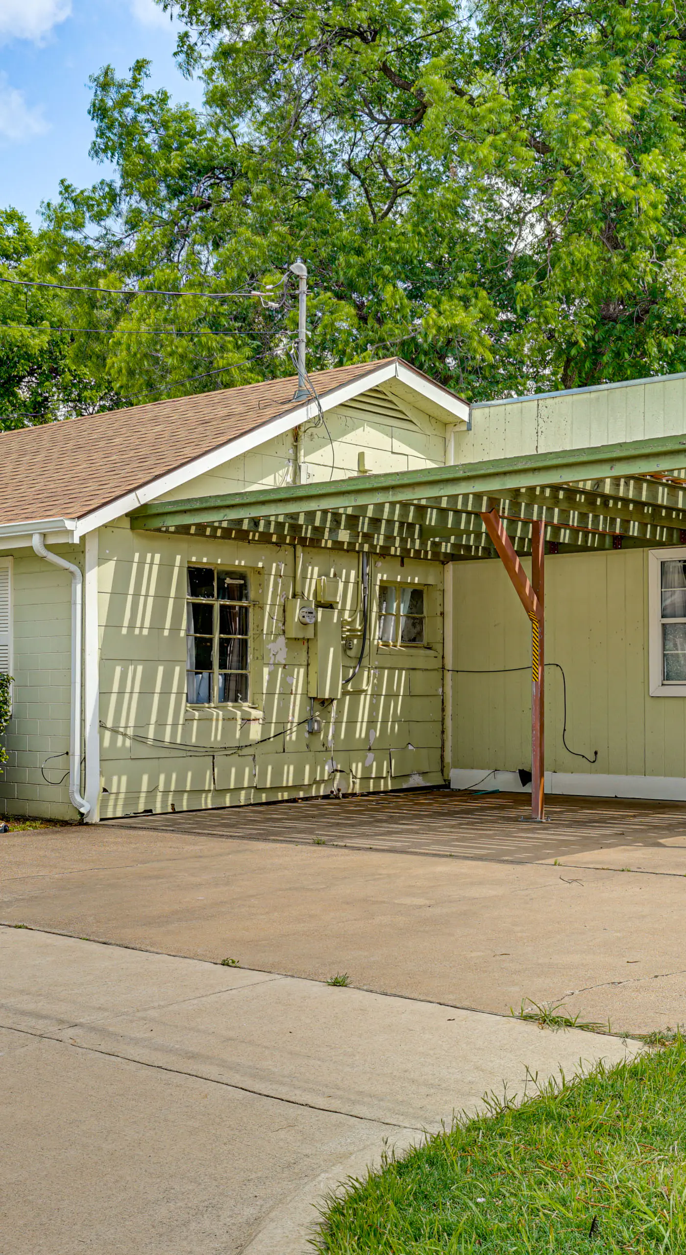 5 Mi to Will Rogers Center! Private Oasis w/ Grill
