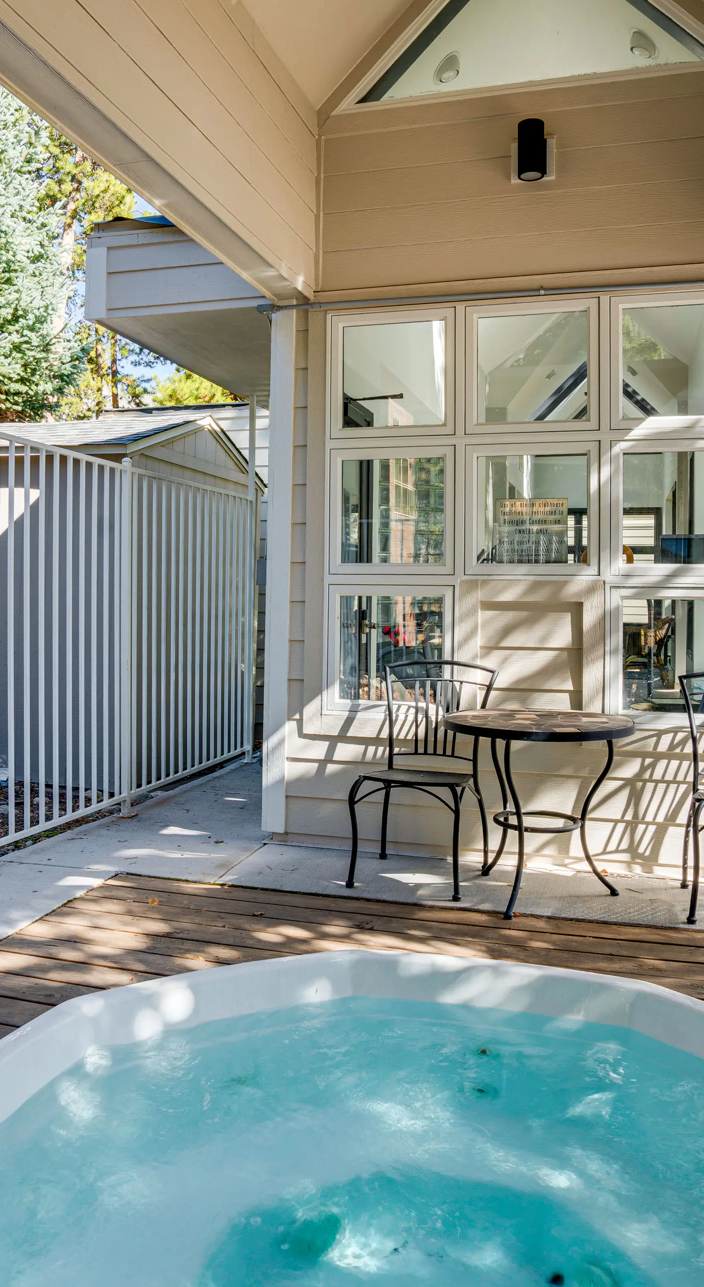 Mtn-View Deck, Workspace! Walkable Frisco Condo