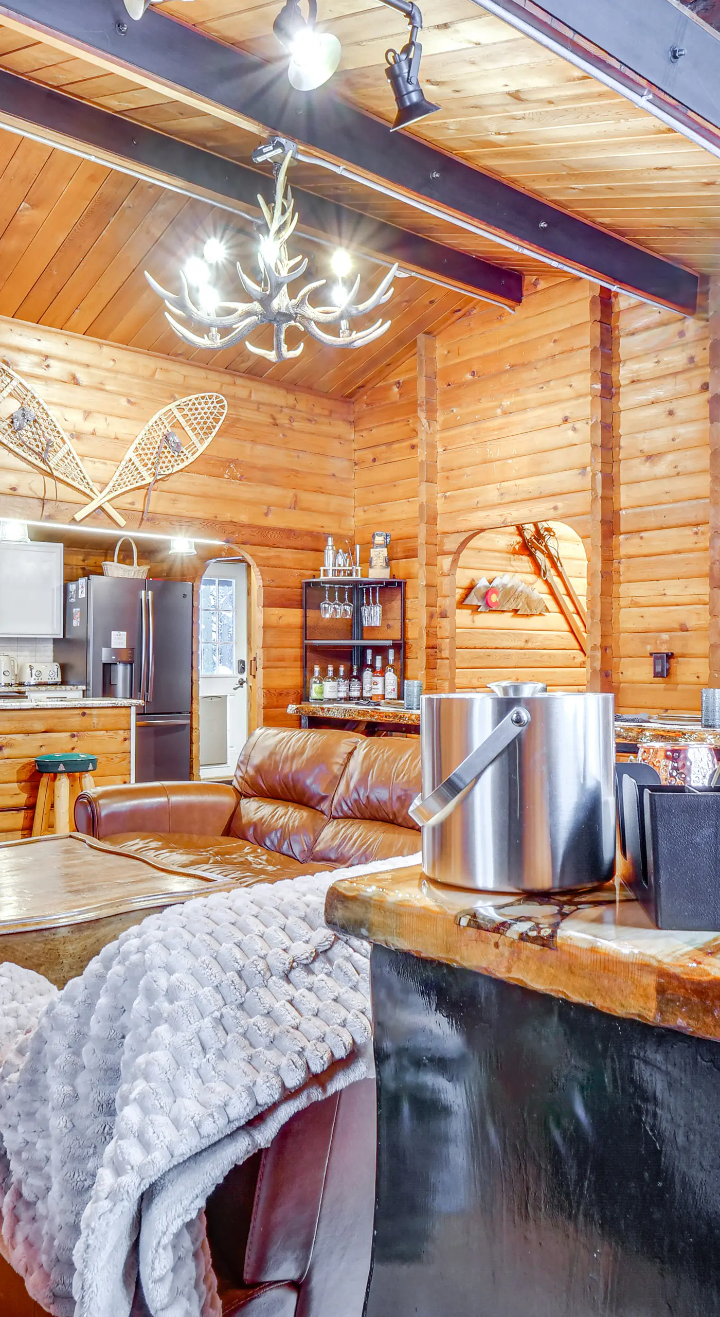 5 Mi to Breckenridge Ski Resort: Cozy Wood Cabin!