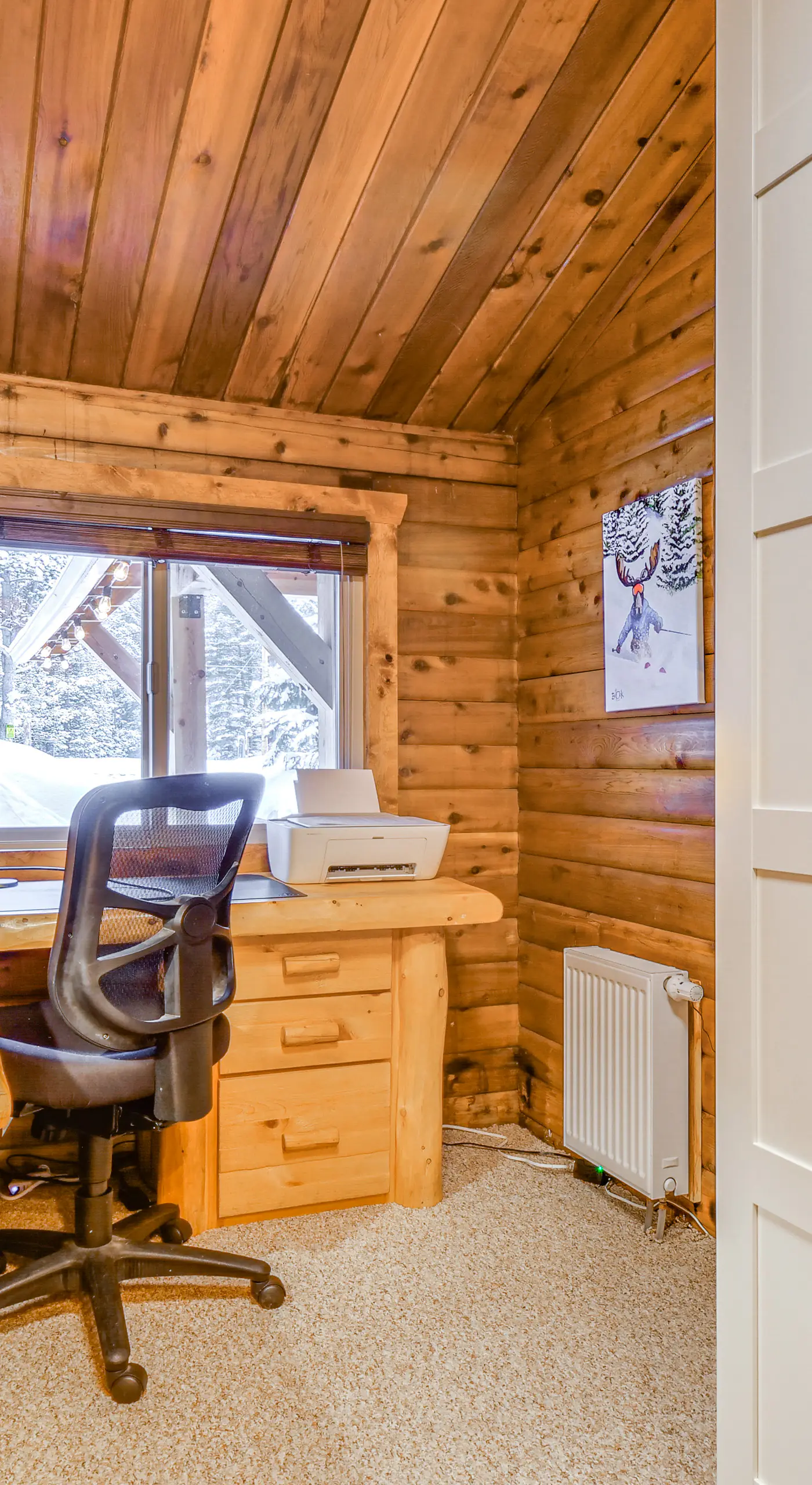 5 Mi to Breckenridge Ski Resort: Cozy Wood Cabin!