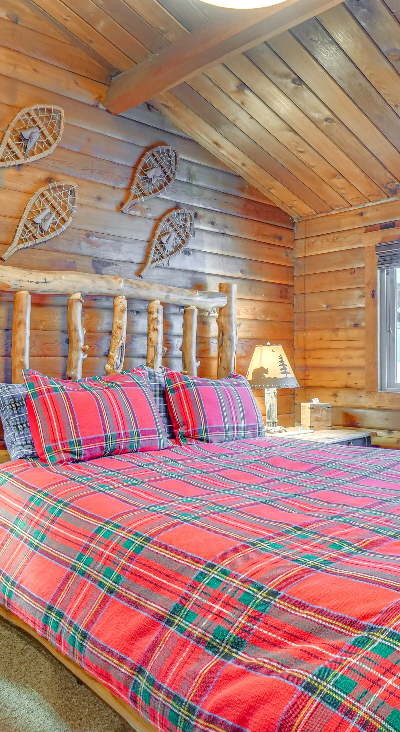 5 Mi to Breckenridge Ski Resort: Cozy Wood Cabin!