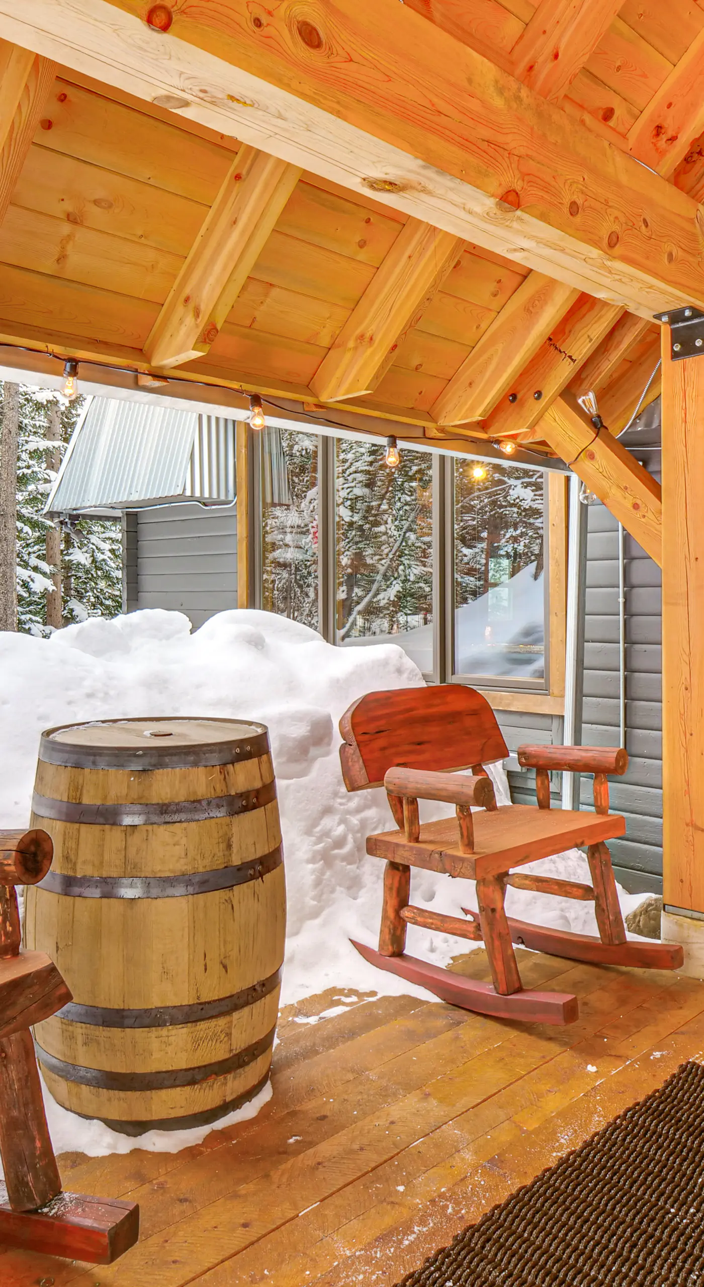5 Mi to Breckenridge Ski Resort: Cozy Wood Cabin!