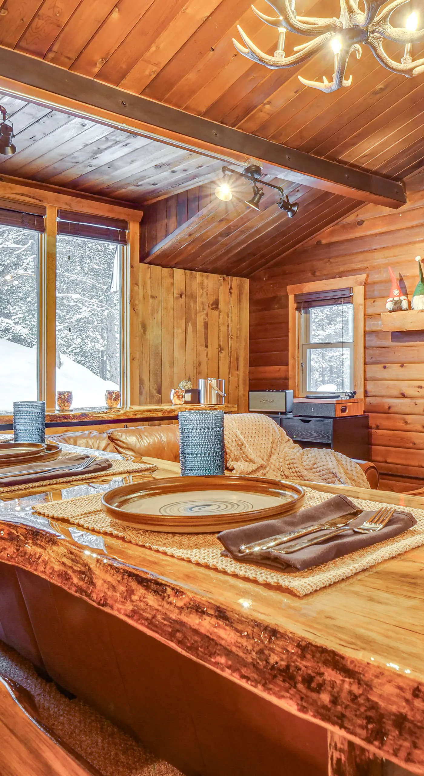 5 Mi to Breckenridge Ski Resort: Cozy Wood Cabin!