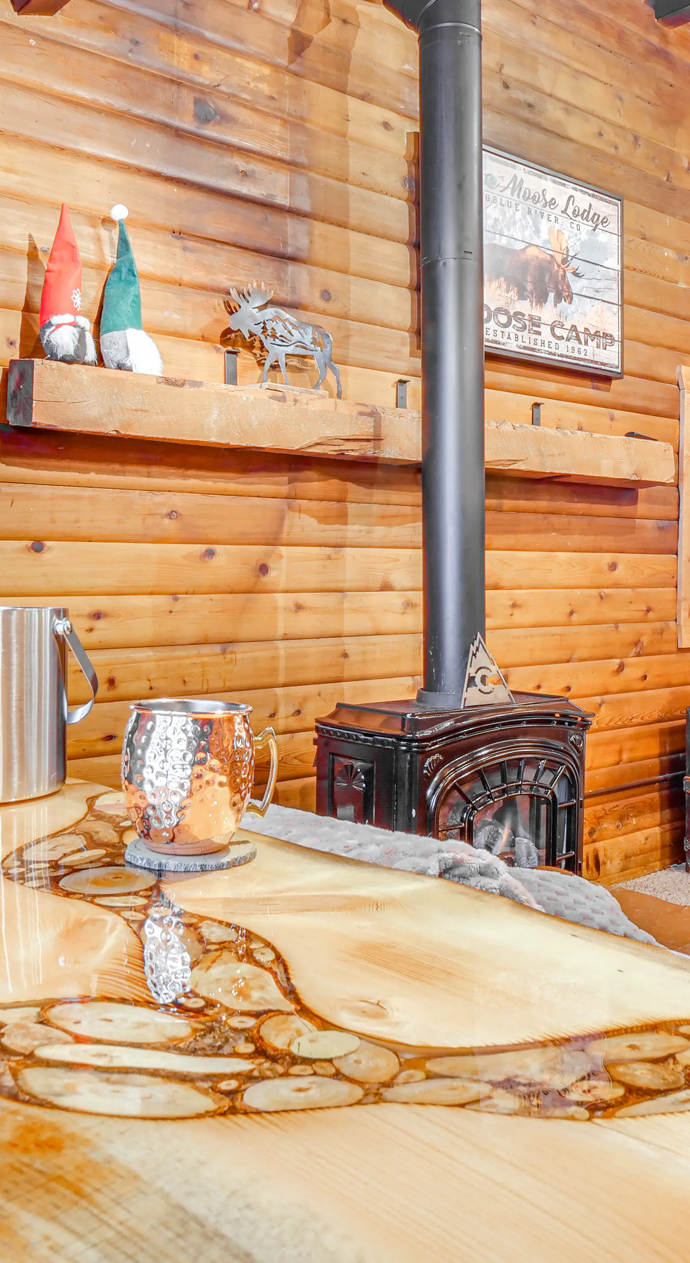 5 Mi to Breckenridge Ski Resort: Cozy Wood Cabin!