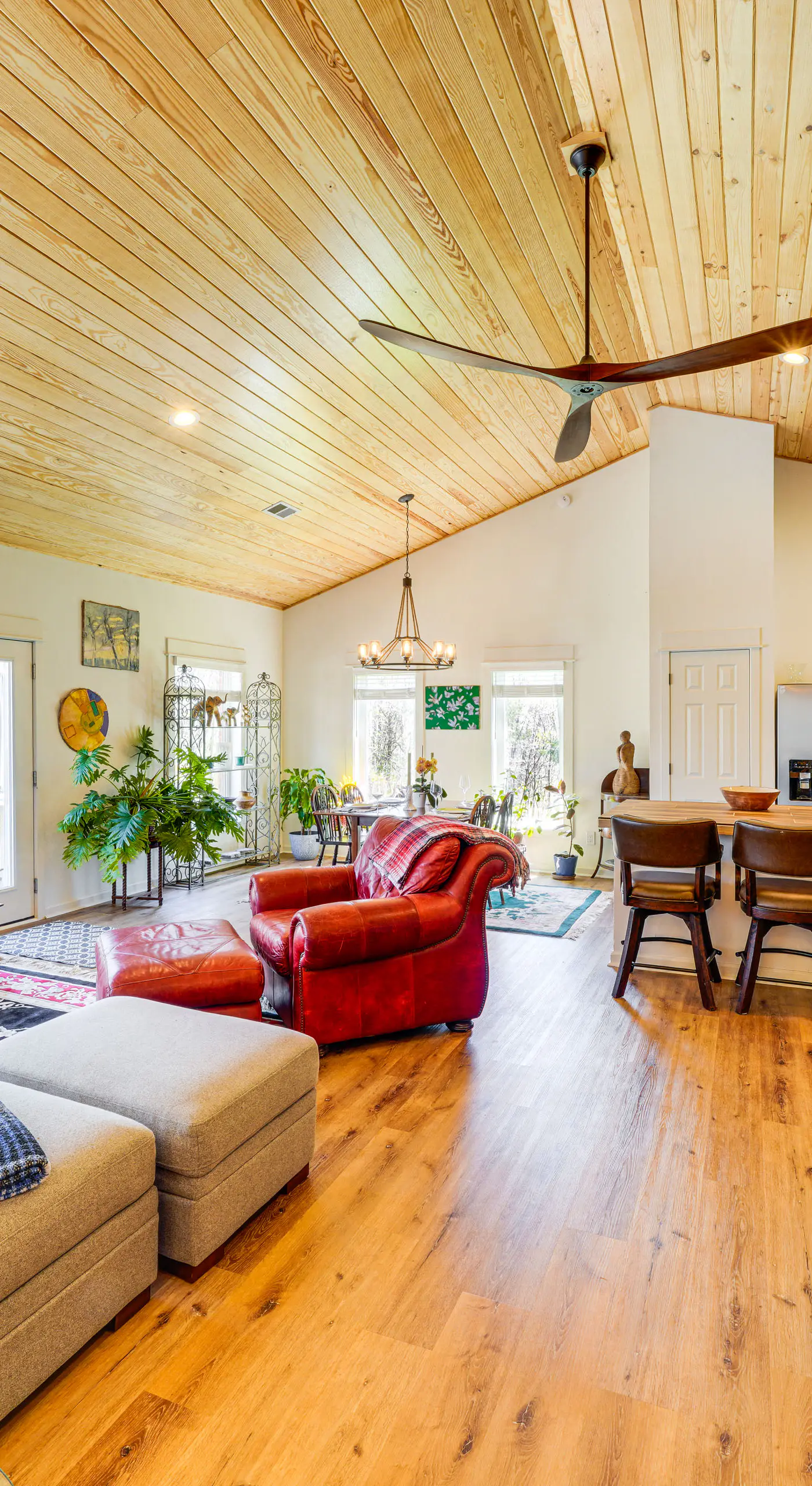 Hot Tub, Deck & Fire Pit: Chic Louisville Home!