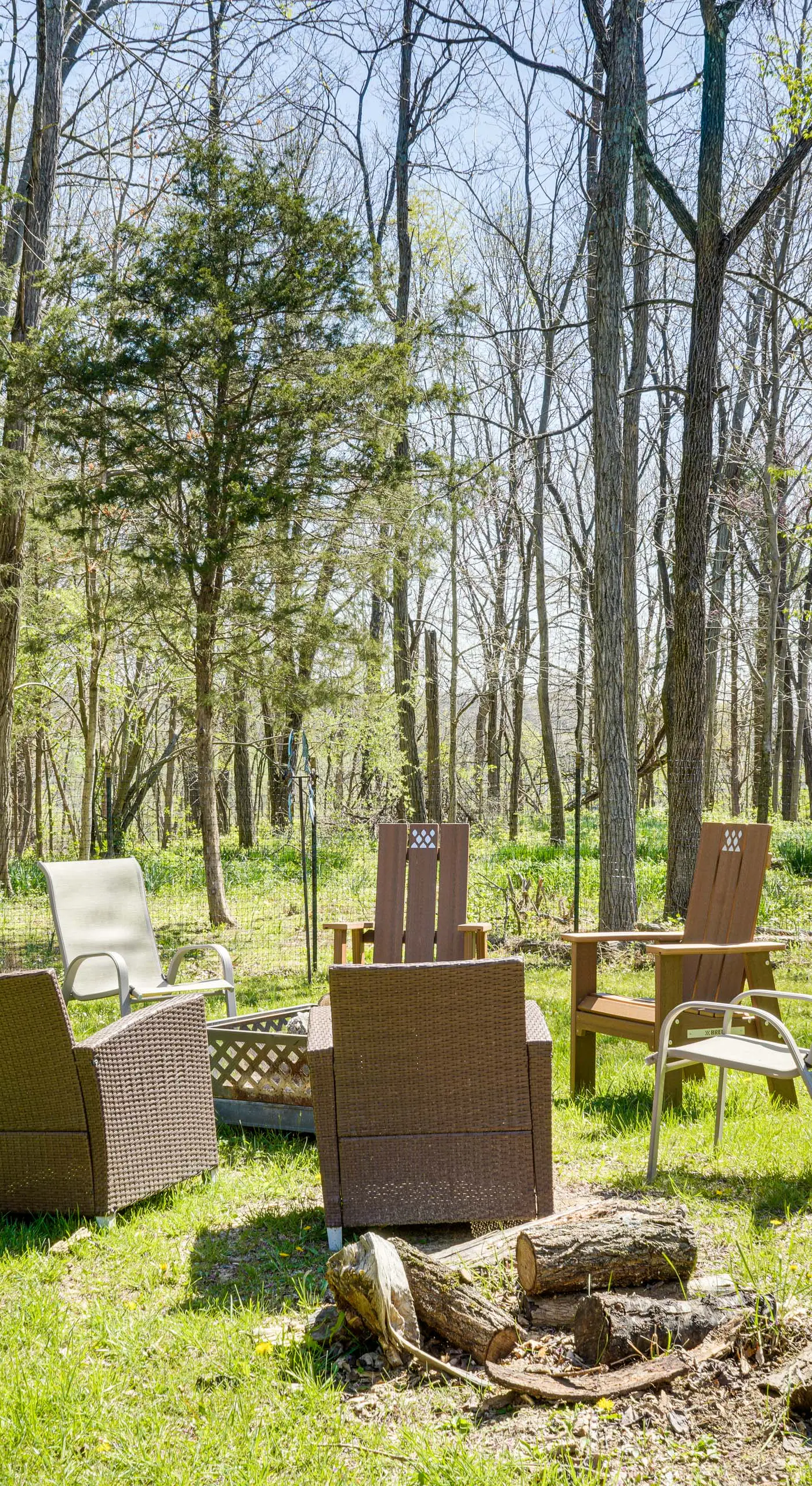 Hot Tub, Deck & Fire Pit: Chic Louisville Home!