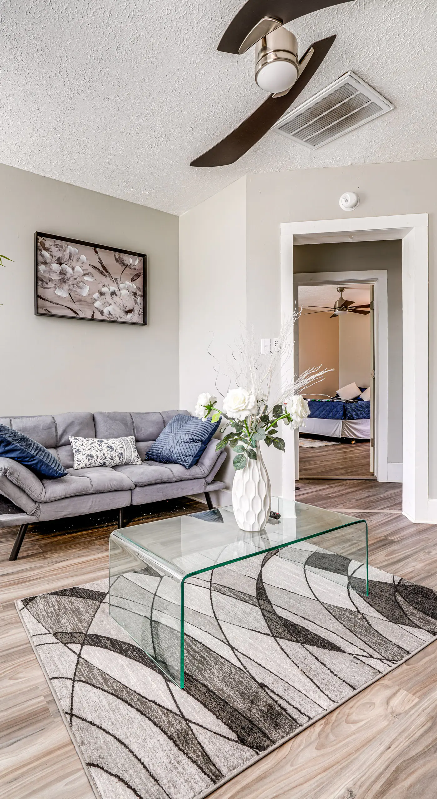 3 Mi to Dtwn: Cozy Apt w/ Yard in Louisville!
