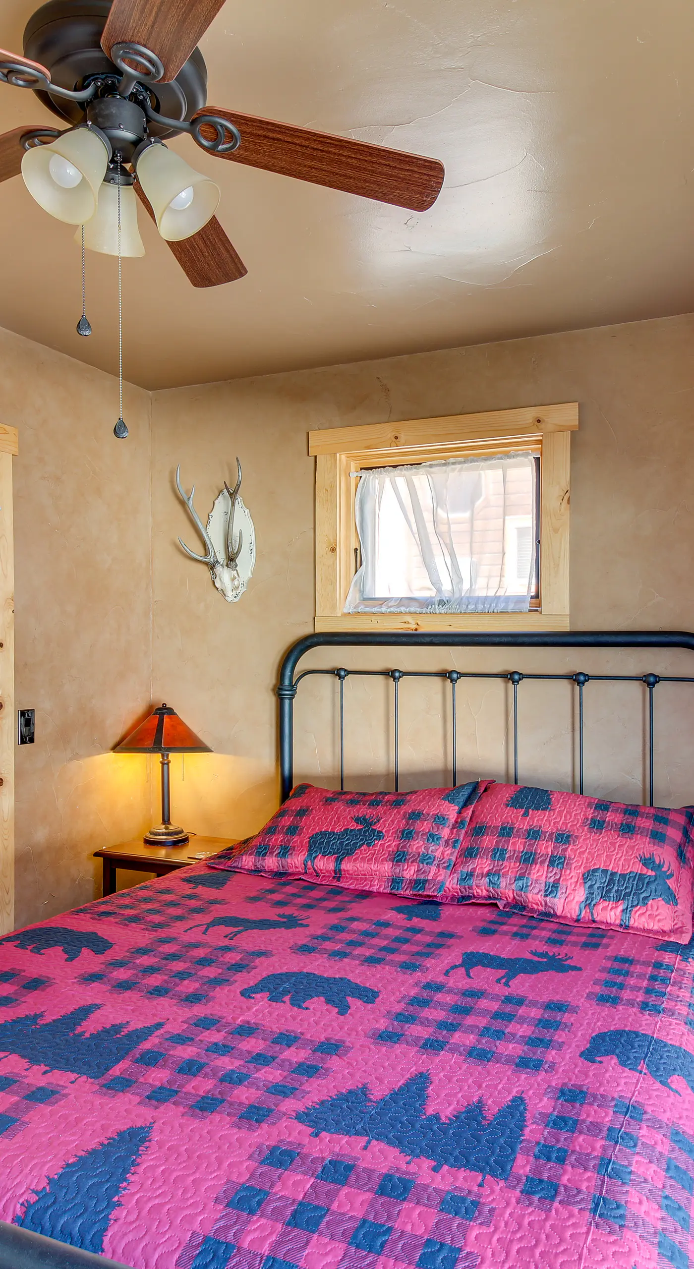 Cozy Ouray Hideaway: Mountain Views, Steps to Main
