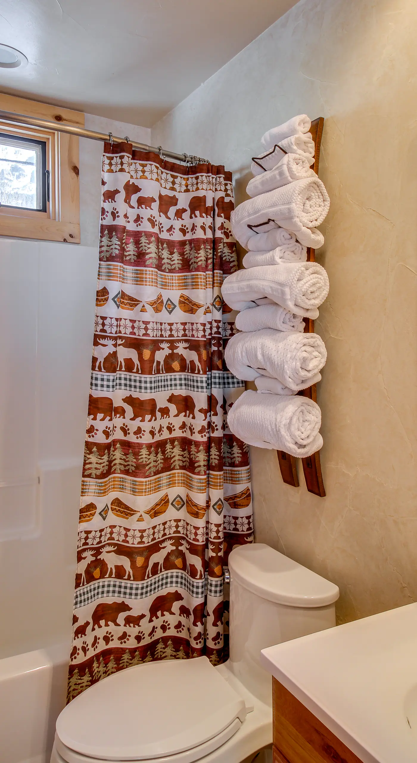 Cozy Ouray Hideaway: Mountain Views, Steps to Main