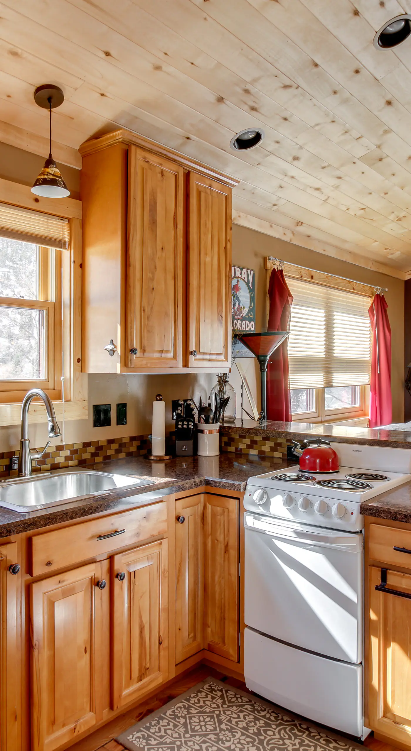 Cozy Ouray Hideaway: Mountain Views, Steps to Main