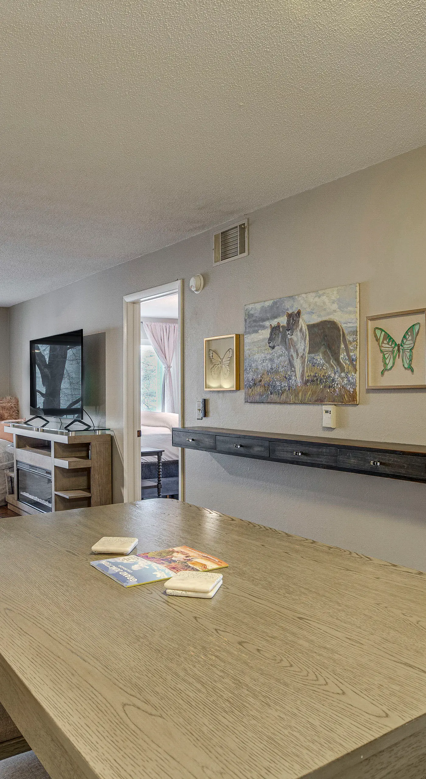 Grand Junction Condo: Balcony, Community Pool!