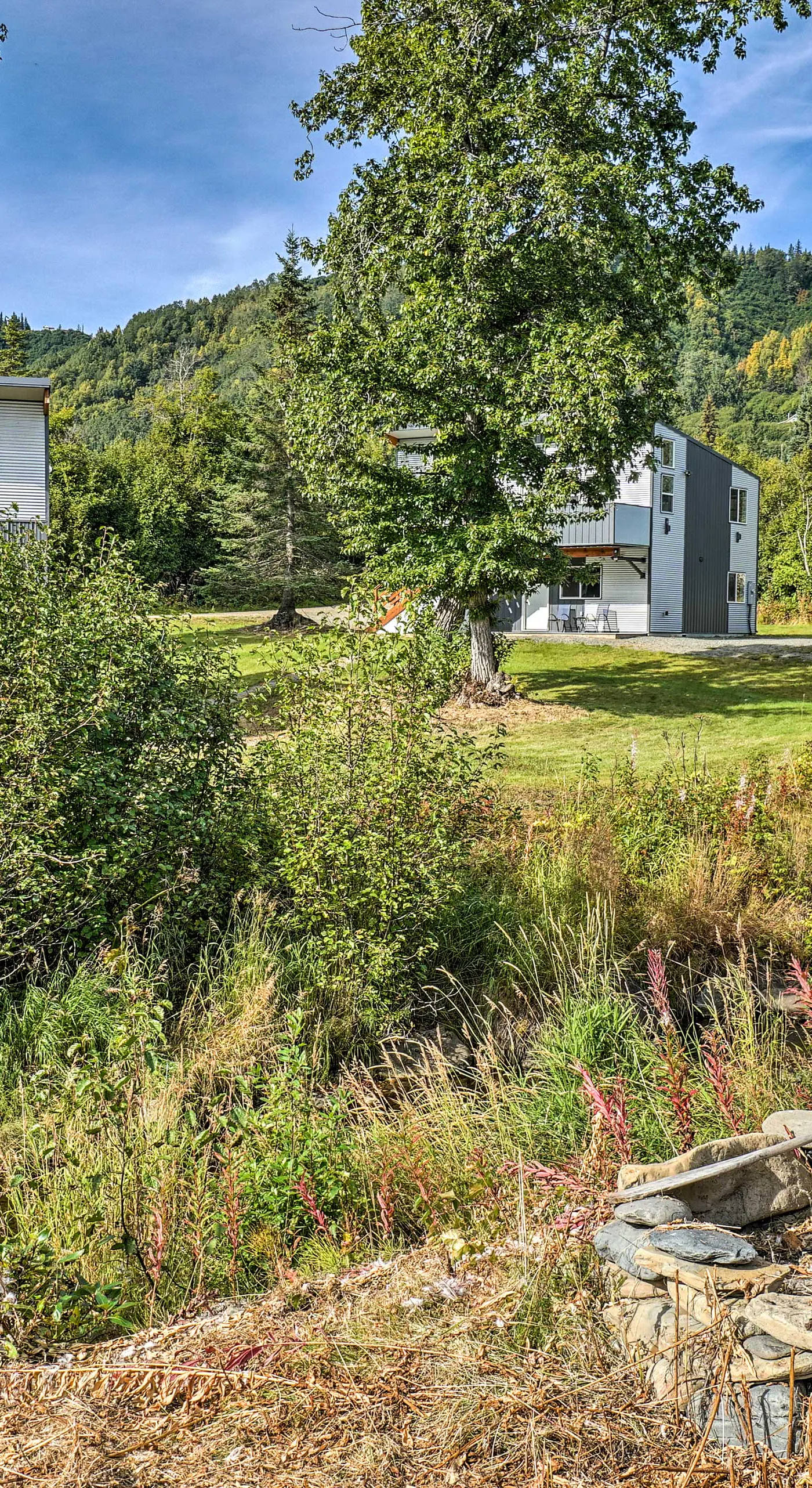 Pet-Friendly Duplex w/ Northern Lights Aurora View