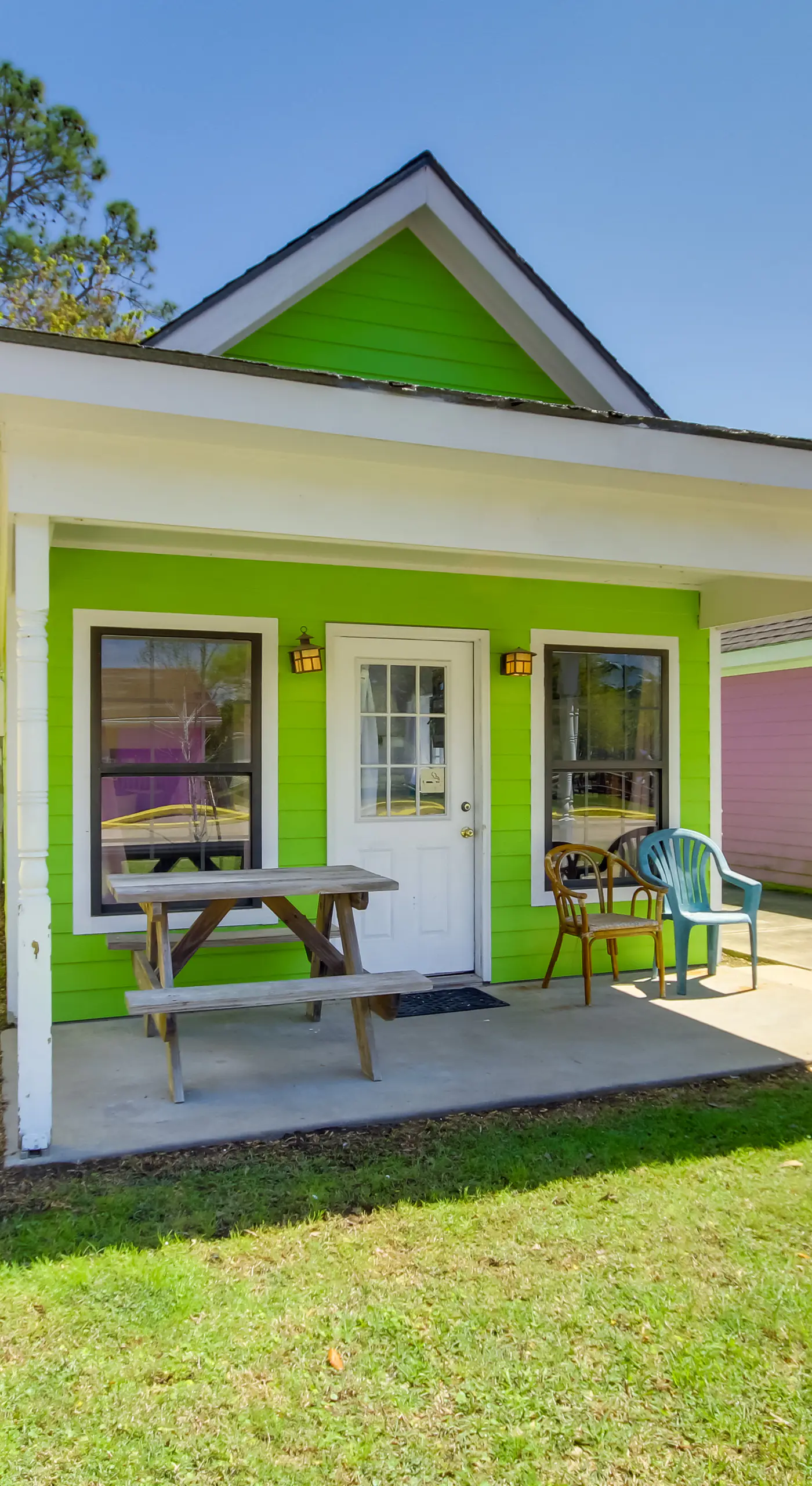 Charming Biloxi Studio w/ Community Pool & Lake!