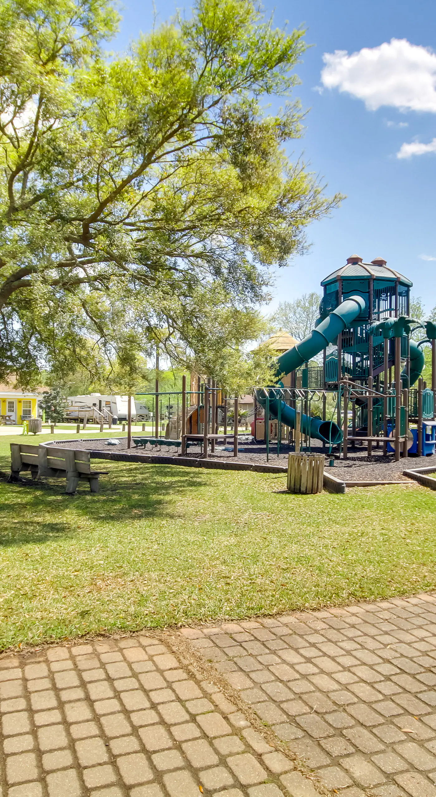 Charming Biloxi Studio w/ Community Pool & Lake!