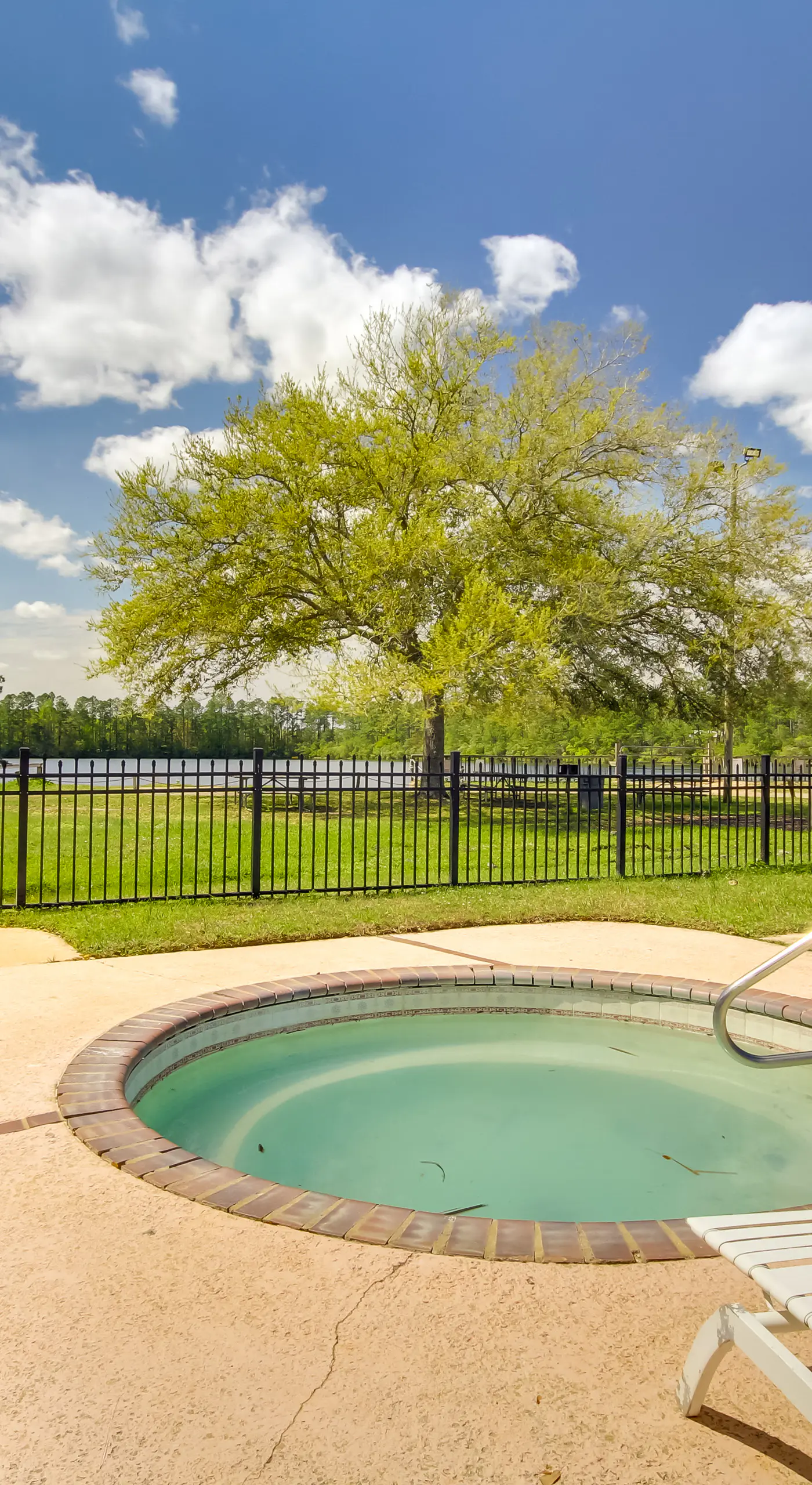 Charming Biloxi Studio w/ Community Pool & Lake!